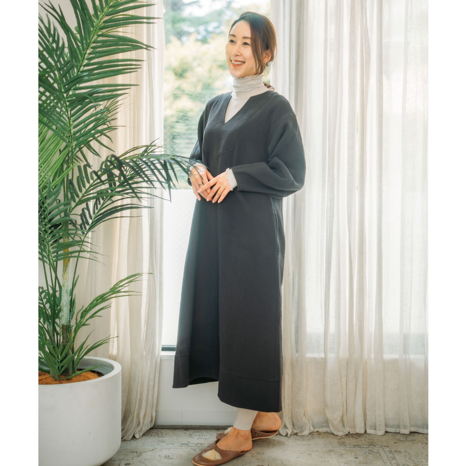 ヘ・エラ 日本製 抗菌防臭・消臭・吸湿発熱 極上メリノウール１００％ ロールネックインナー