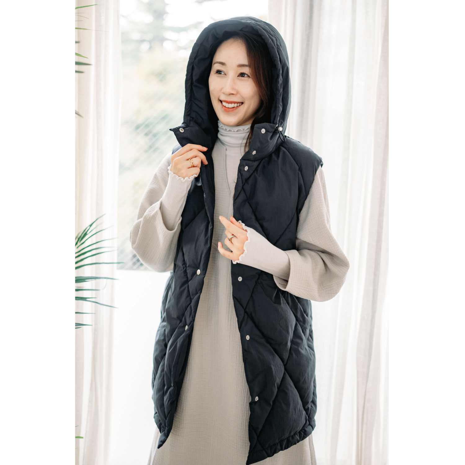 ヘ・エラ はっ水 大人美人 フード付粒わたベスト