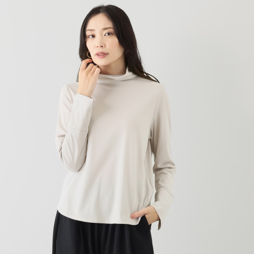 エバーグリーン　エバーモア　さりげないモード感が　都会的な　オフタートル　カットソープルオーバー