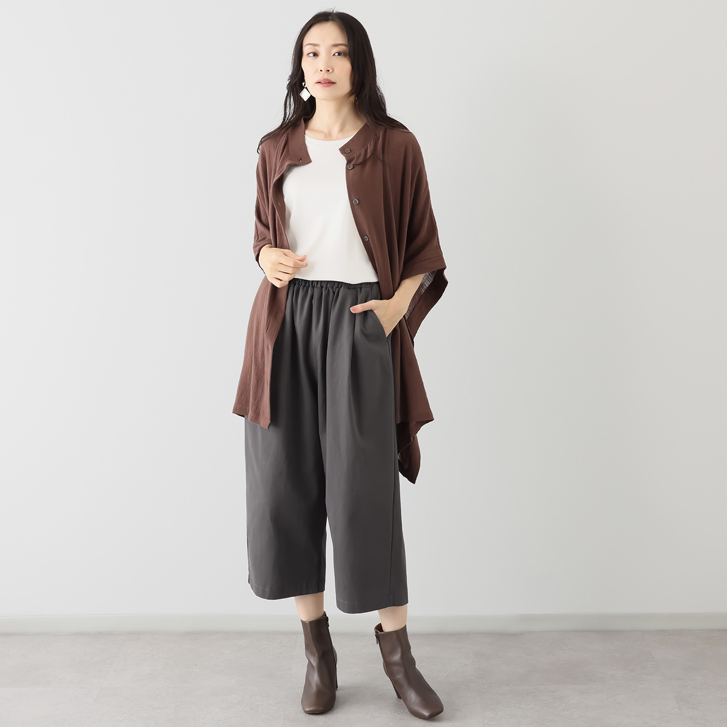 エバーグリーン エバーモア はくだけで雰囲気漂う コクーンパンツ