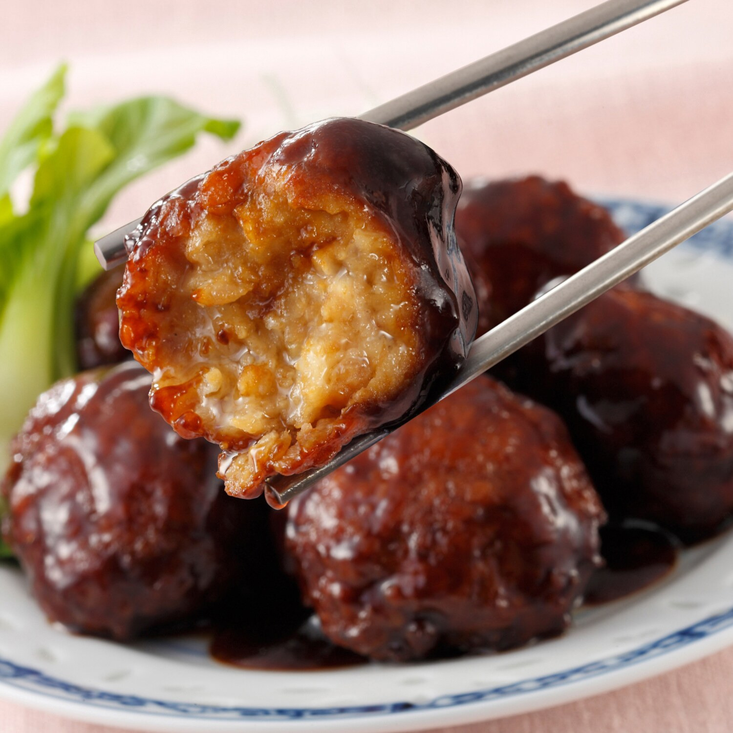 米久の肉団子 本格派の黒酢ダレ