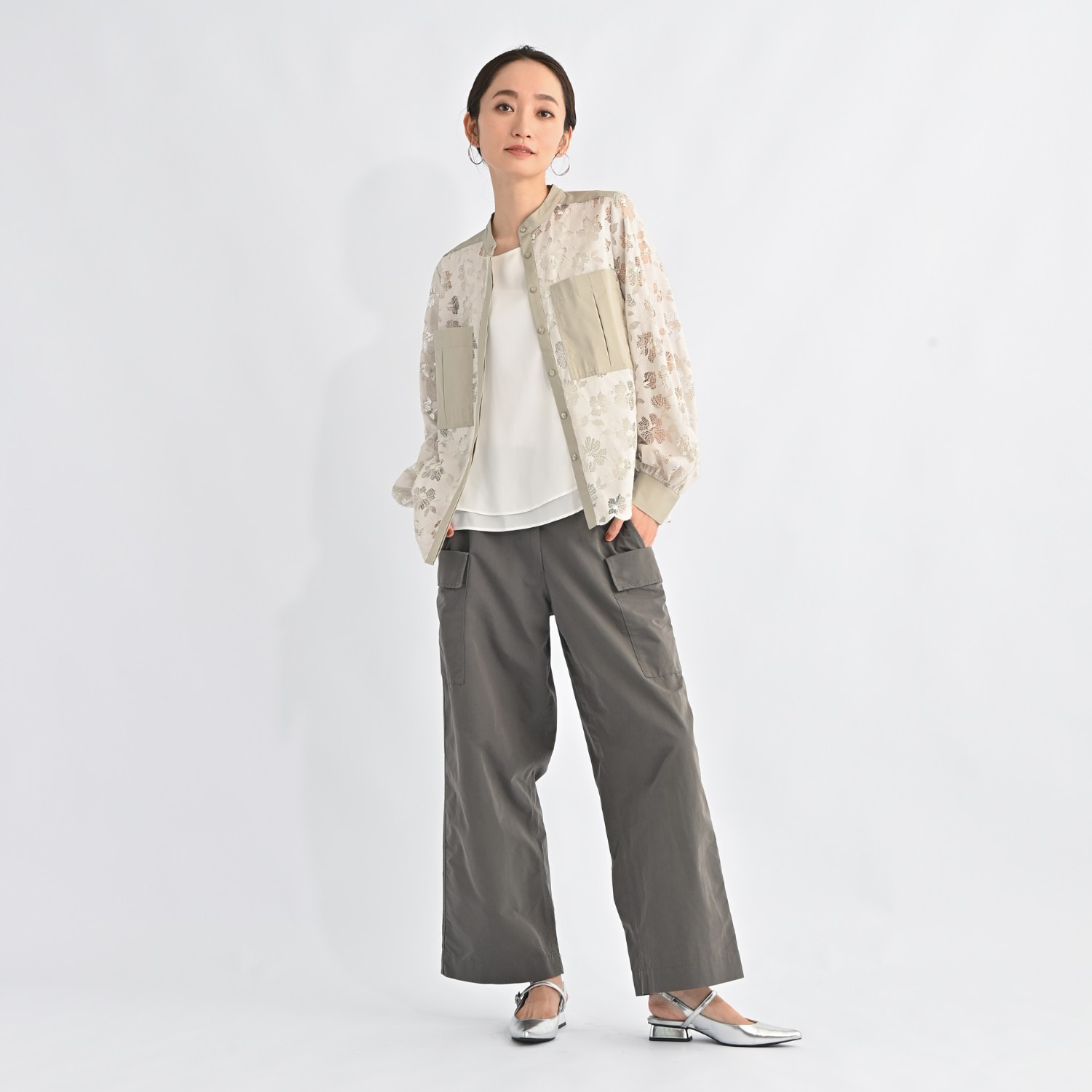 ＢＯＵＮＣＹ　ＢＯＮＤ シャツスタイルを新鮮に！ 華やかラッセルレース スタンドネックシャツ