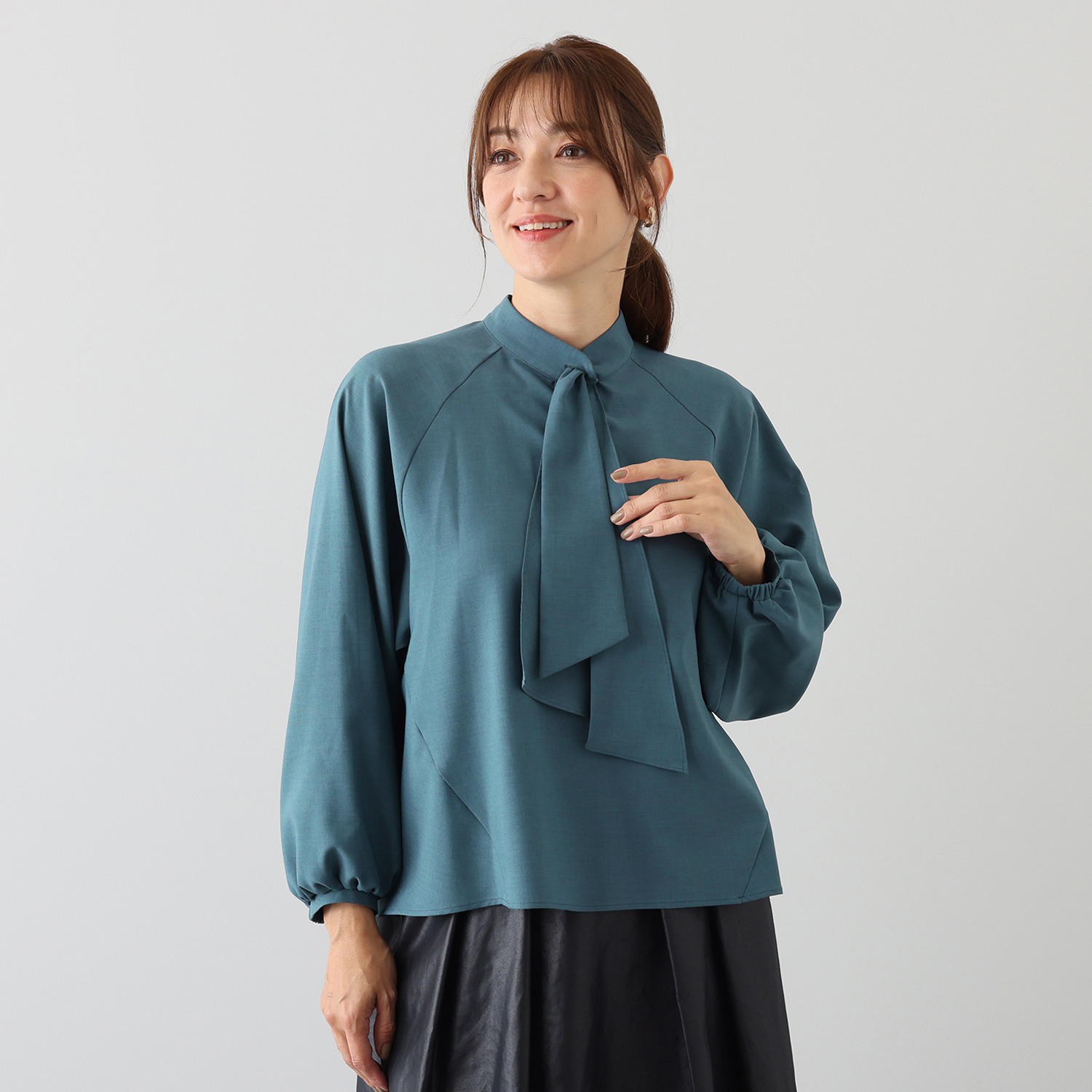 イフェメル／ ダブルフェーストーキョー 日本製 ラグランスリーブ スカーフタイブラウス