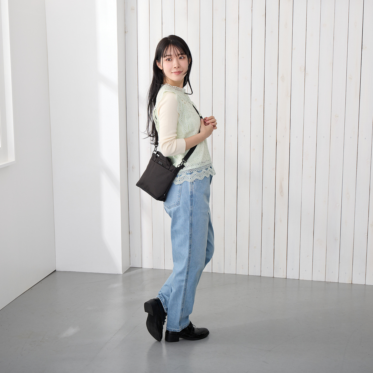 ルートート バッグインバッグとしても 使える はっ水ショルダーバッグ