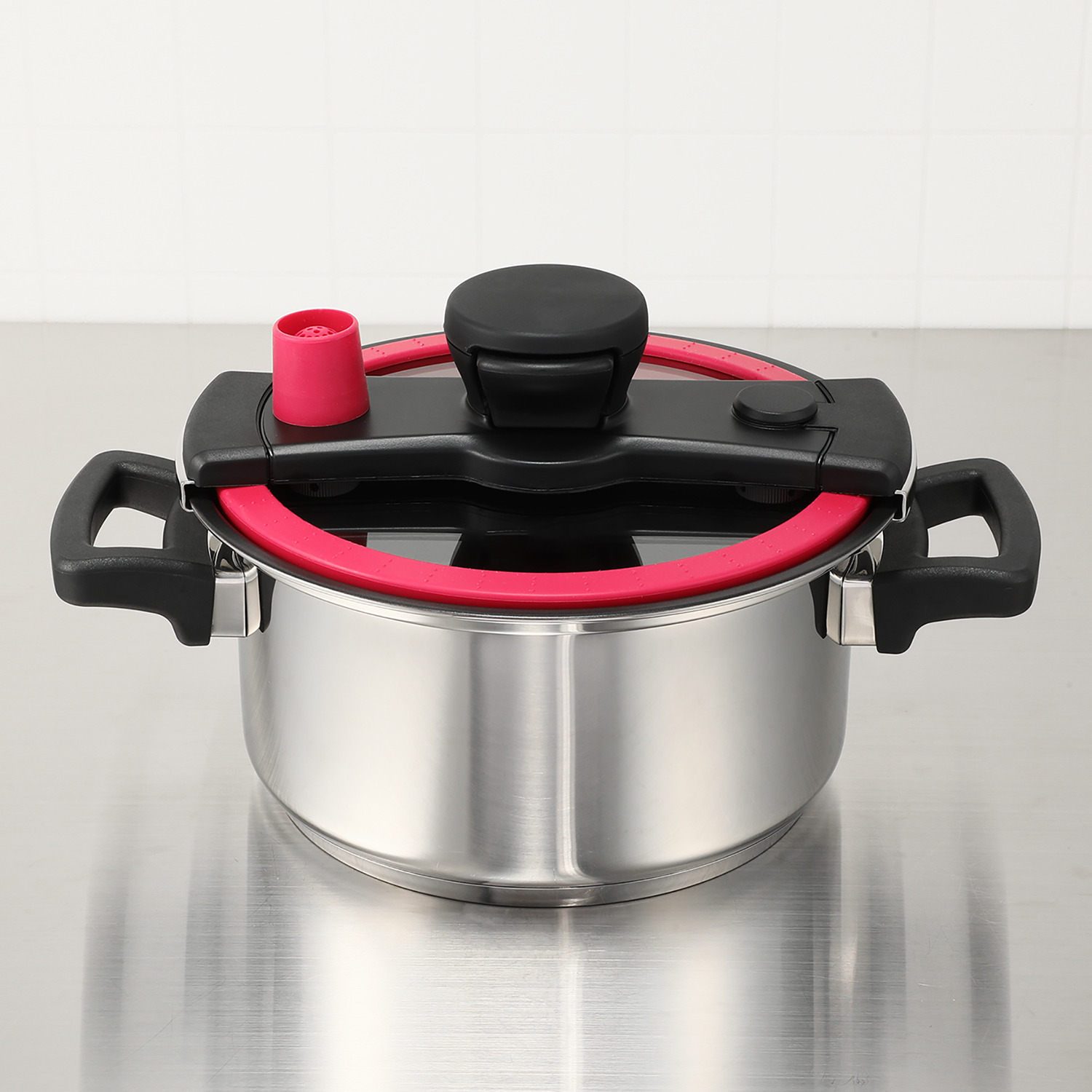 使い方はいたって簡単！ 適度な加圧で 時短でおいしく！ 普通の鍋とも 圧力鍋とも違う マイヤー クイッカークッキング ＜３リットル＞