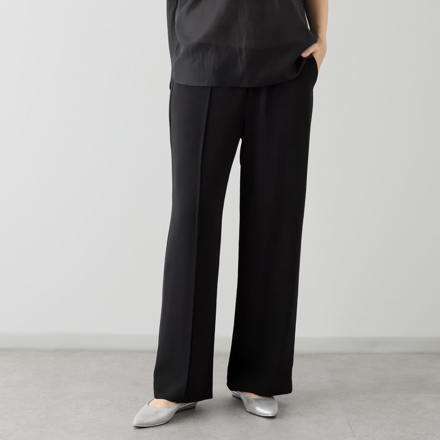 アキ　オザワ きちんとする日も しない日も わたしにやさしい イージーパンツ “ＡＹＵＭＩ”