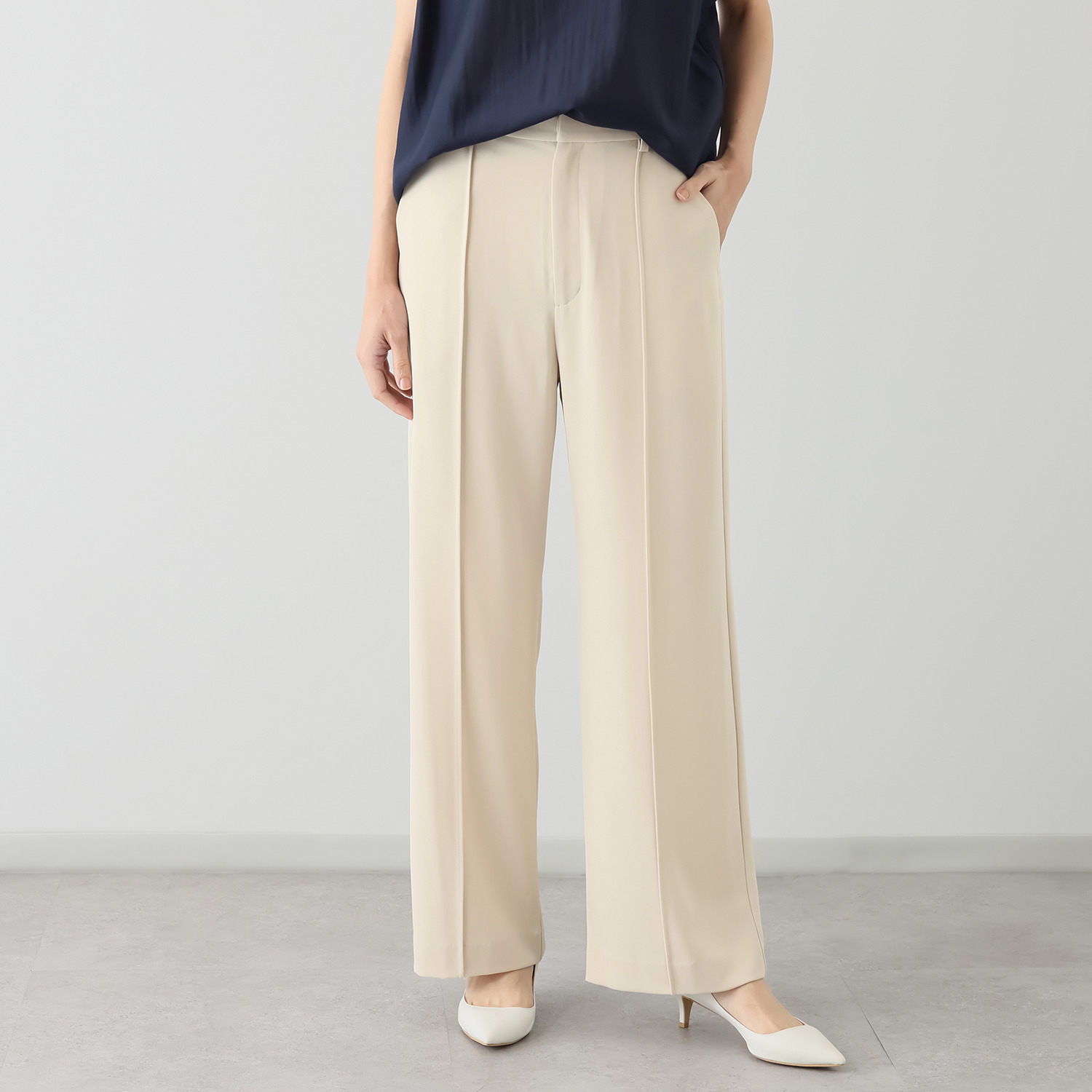 アキ　オザワ きちんとする日も しない日も わたしにやさしい イージーパンツ “ＡＹＵＭＩ”