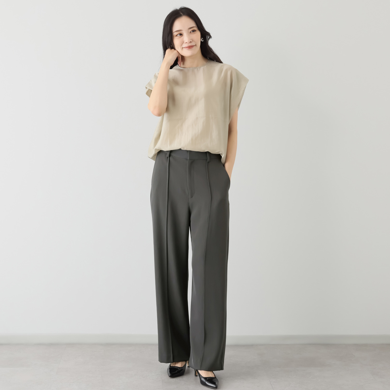 アキ　オザワ きちんとする日も しない日も わたしにやさしい イージーパンツ “ＡＹＵＭＩ”