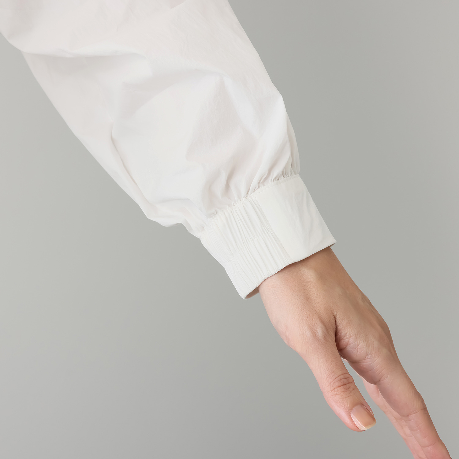 アキ　オザワ おうち時間もお出かけも 気分高める ２ウェイプルオーバー “ＫＩＨＯ”