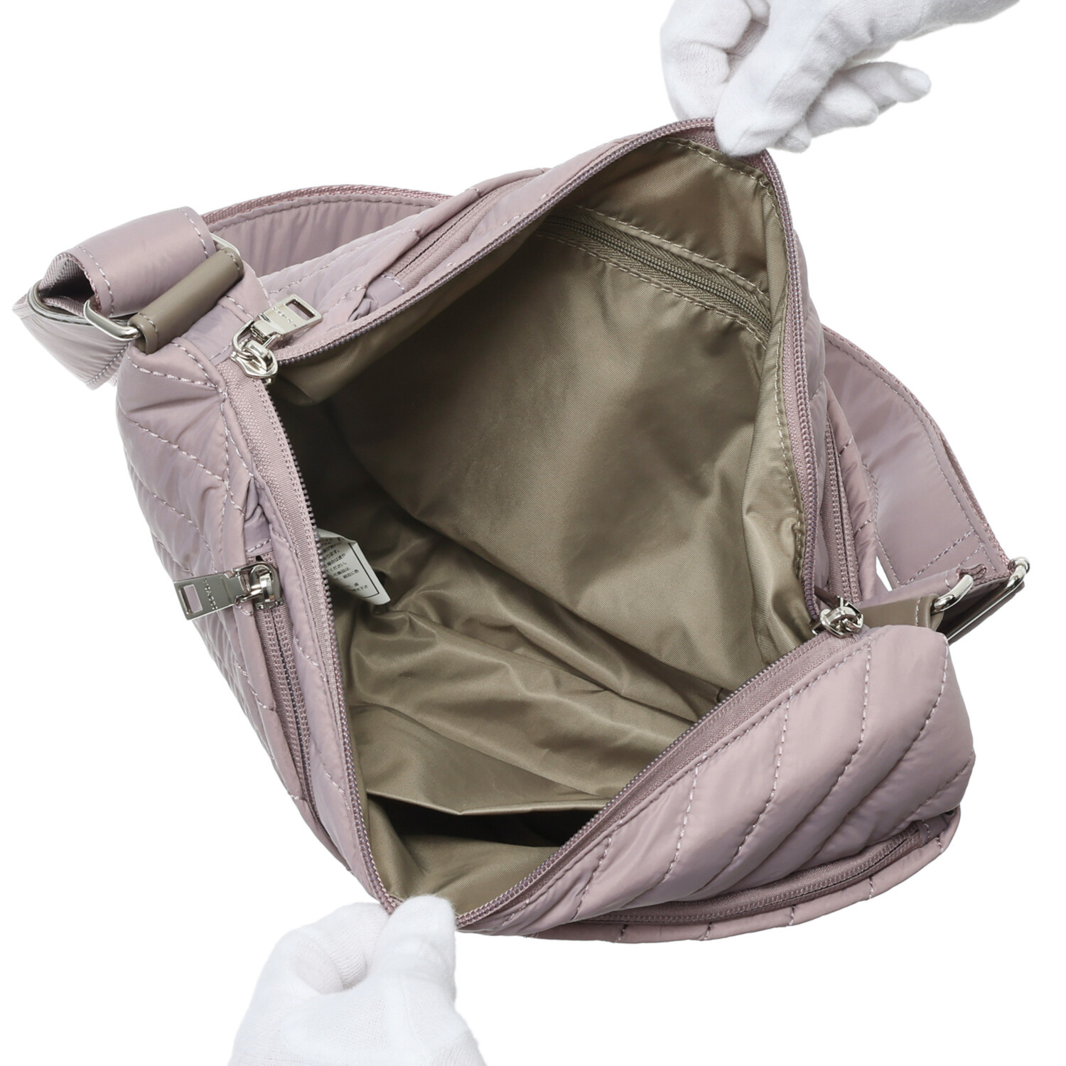 イザック はっ水　軽量 ナイロンキルティング ショルダーバッグ