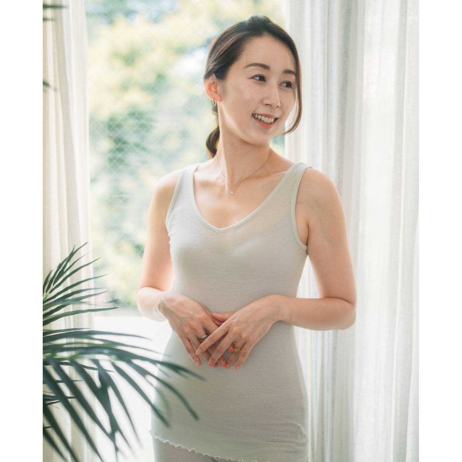 ヘ・エラ 日本製 抗菌防臭・消臭・吸湿発熱 極上メリノウール１００％ タンクトップ