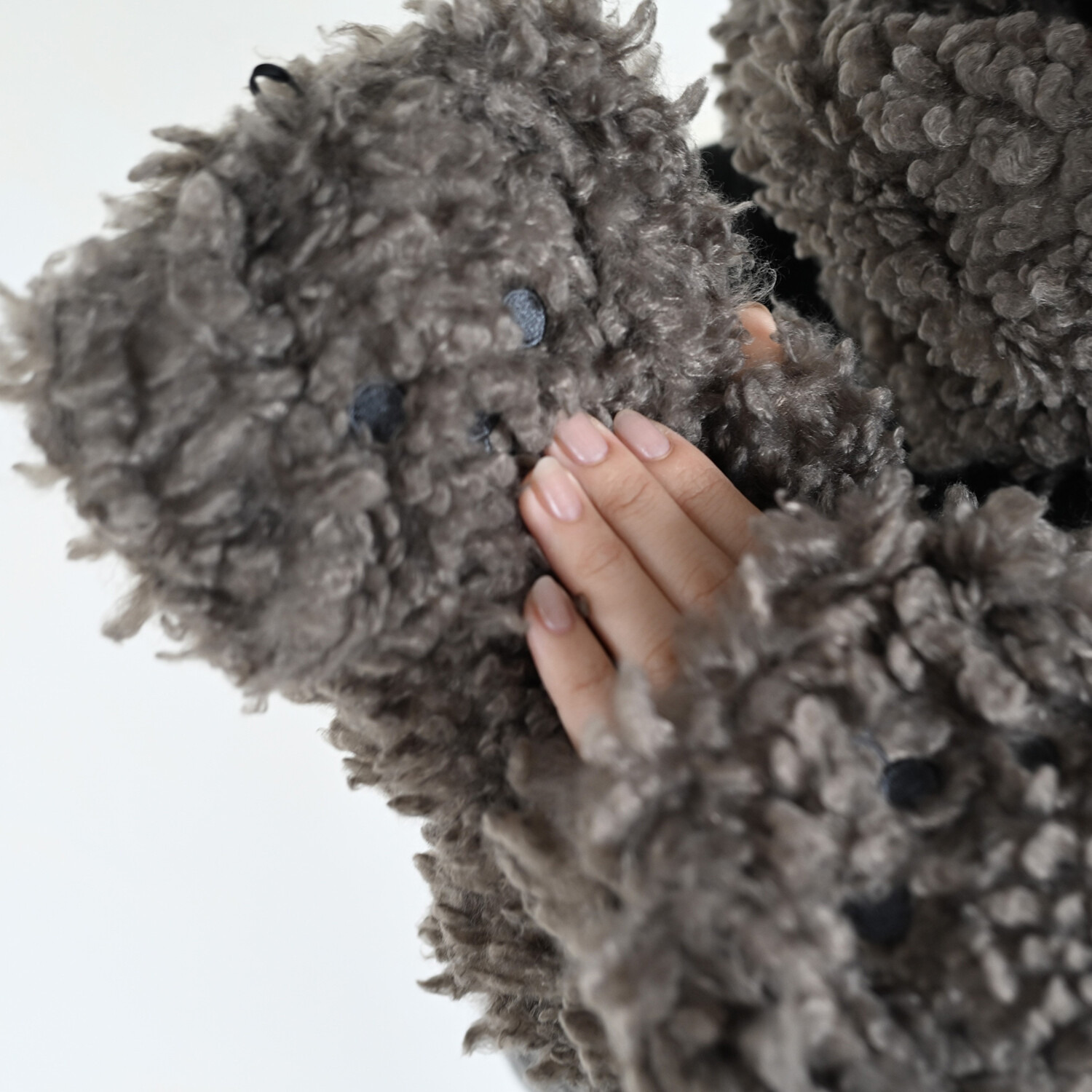 指先自由でらくらくスマホ フード付きで暖かい トイプードル もこもこミトン＆ スヌードセット