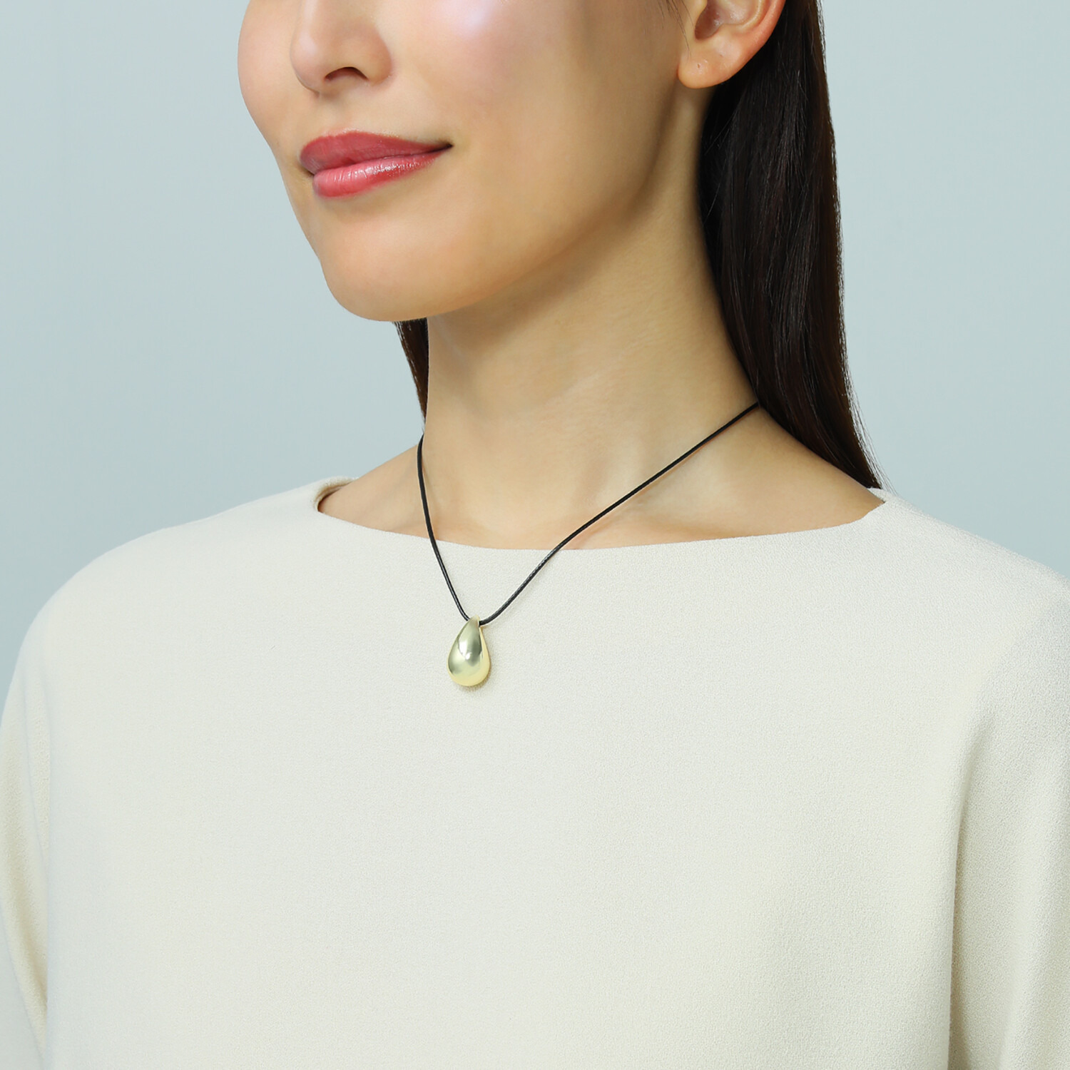 エアリーフェアリー メタルドロップ シンプルモダン ブラックコードネックレス