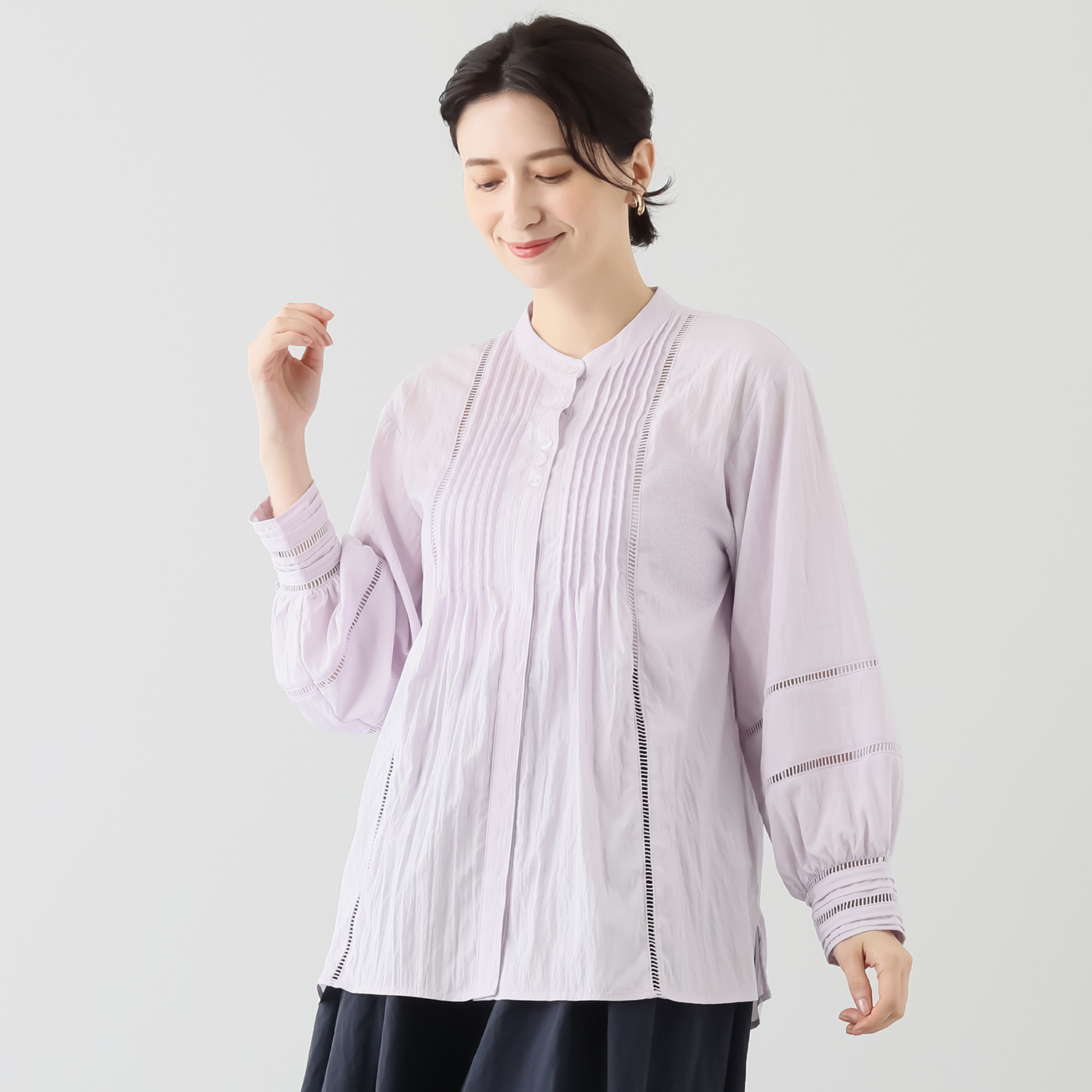 アトリエ　クース ハシゴレース×ピンタック 日常に特別感を添える ブラウス