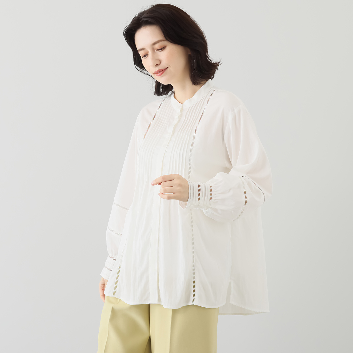 アトリエ　クース ハシゴレース×ピンタック 日常に特別感を添える ブラウス