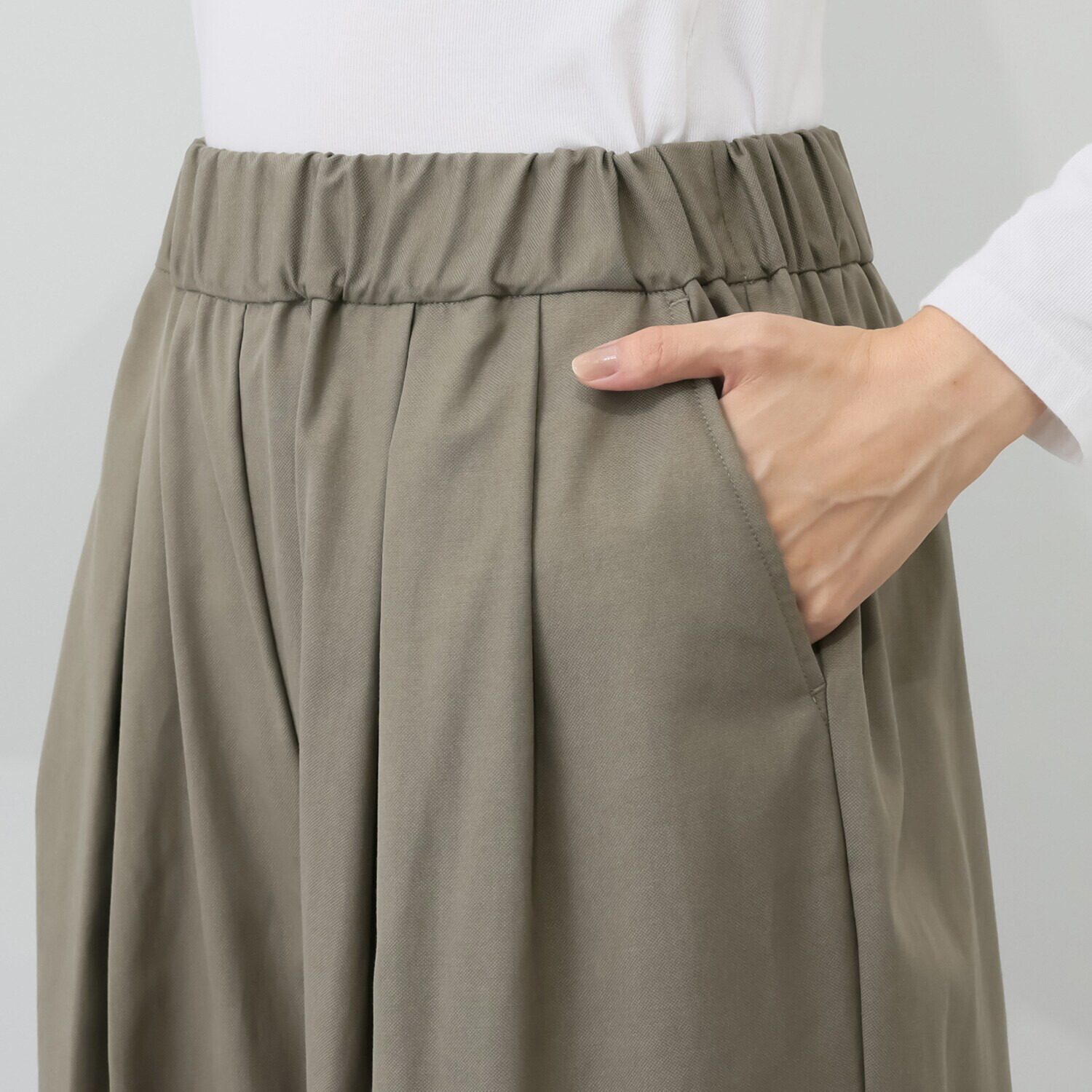 ヘ・エラ はっ水 大人美人 シルエットが決めて ワイドパンツ