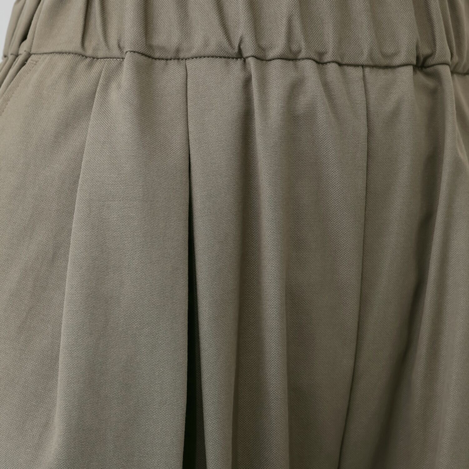 ヘ・エラ はっ水 大人美人 シルエットが決めて ワイドパンツ