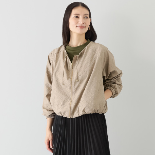 マチュート　丸みで華やぐ　秋映えジャガードブルゾン