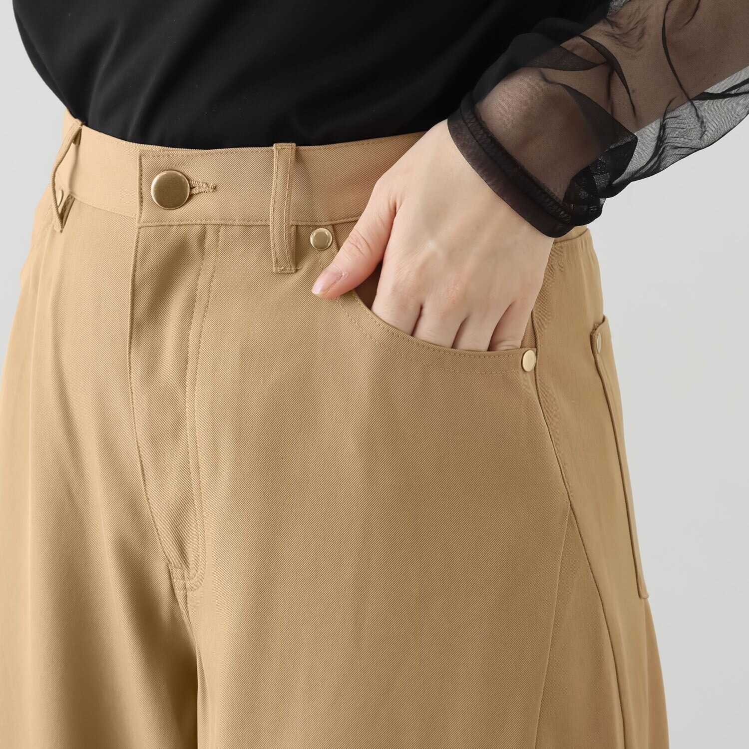 ラ　ヴァーグ　デトワール カジュアルから きれいめまで 幅広いスタイリング可能な バレルパンツ