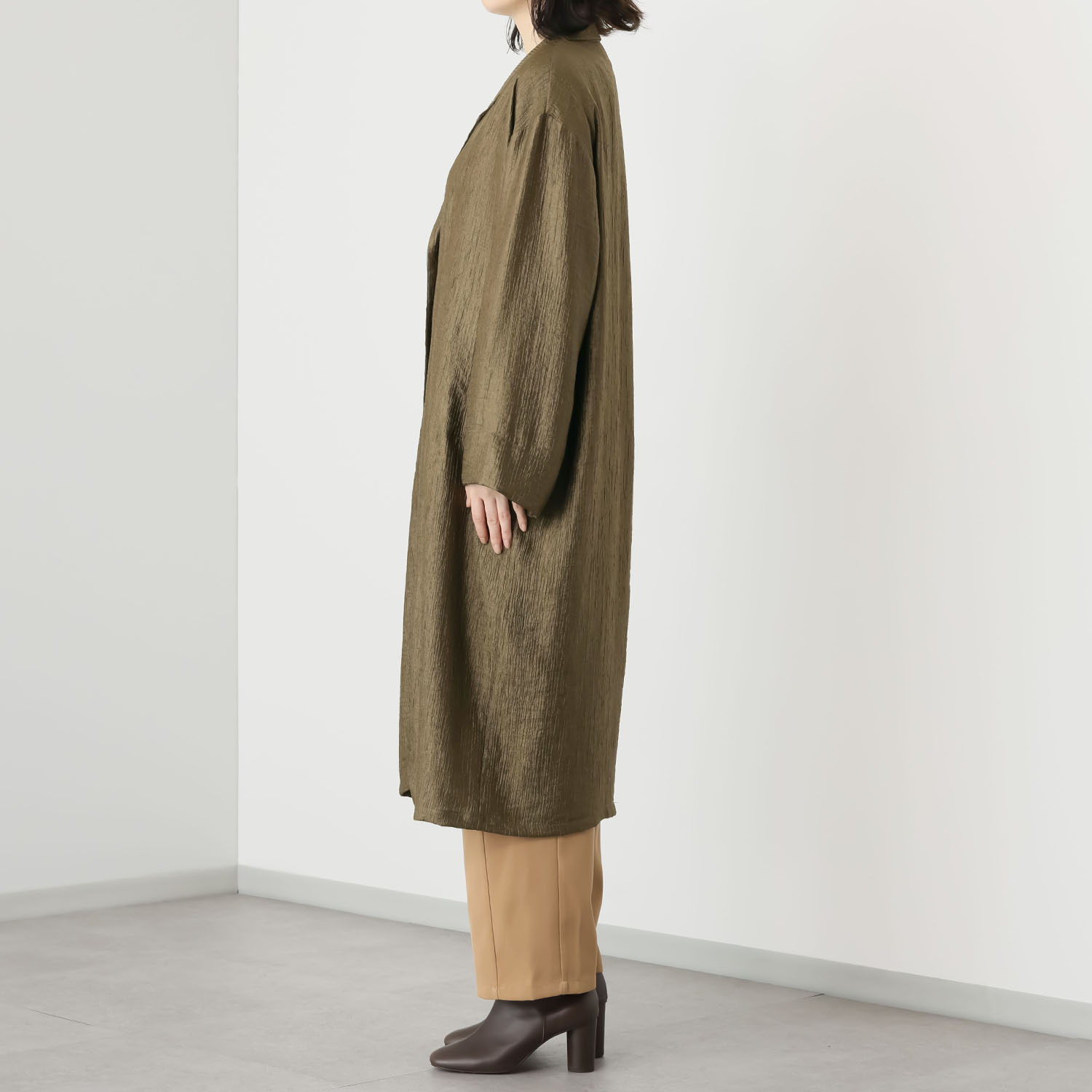 ラ　ヴァーグ　デトワール パサッと羽織る 軽量で上品な一枚仕立て キラキラコート