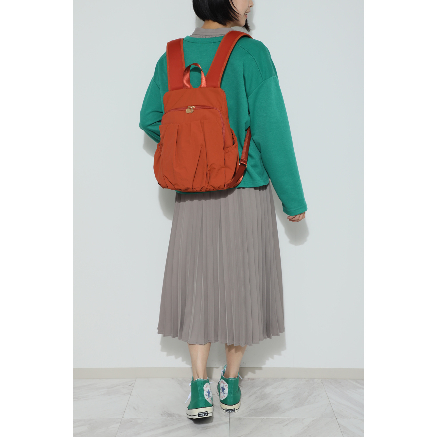 ウニカ 人間工学に基づいた ふんわりギャザー 軽量リュック