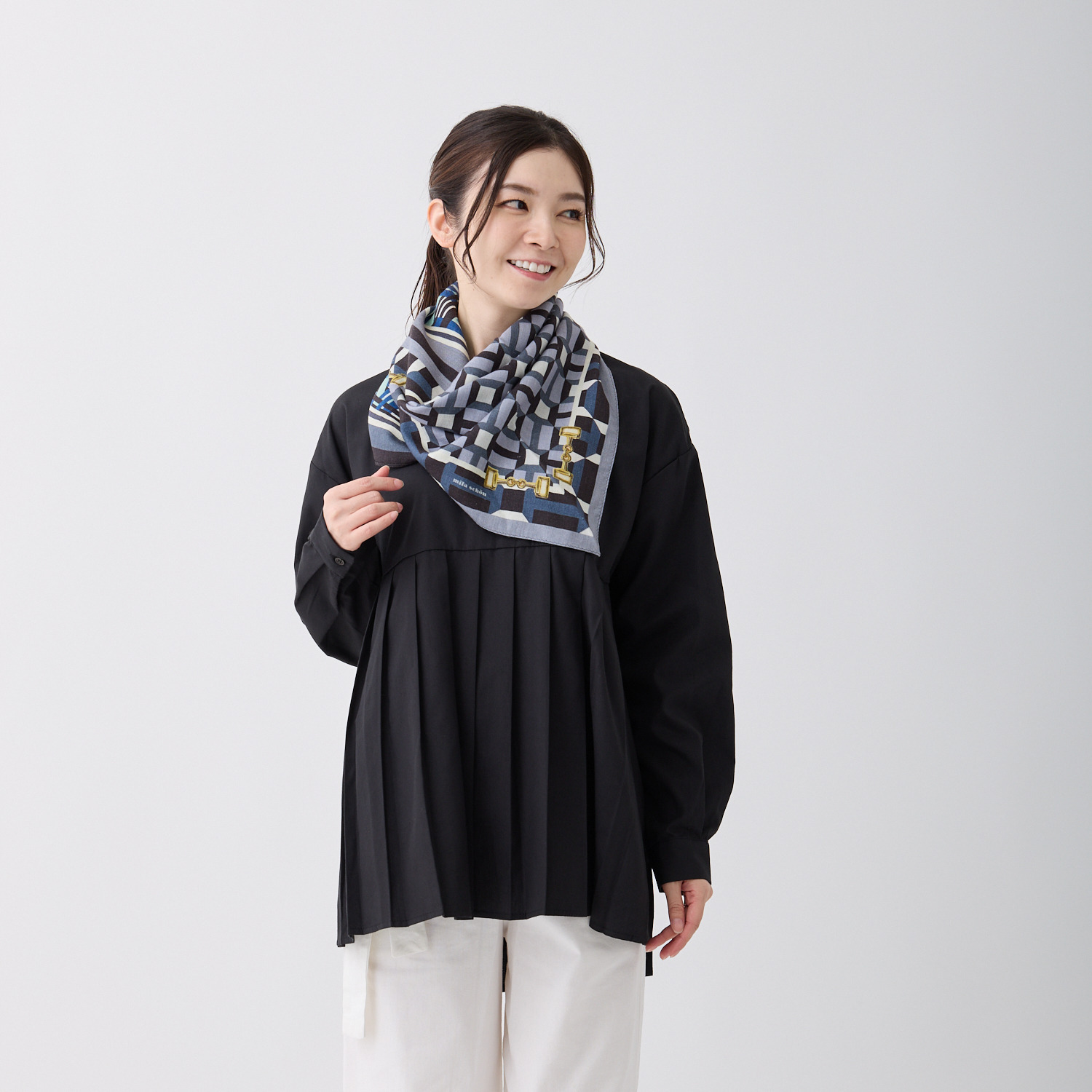 ミラ・ショーン ウールシルク スヌードスカーフ