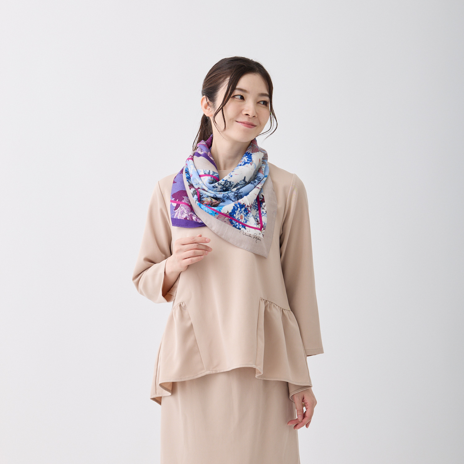 ミラ・ショーン ウールシルク スヌードスカーフ