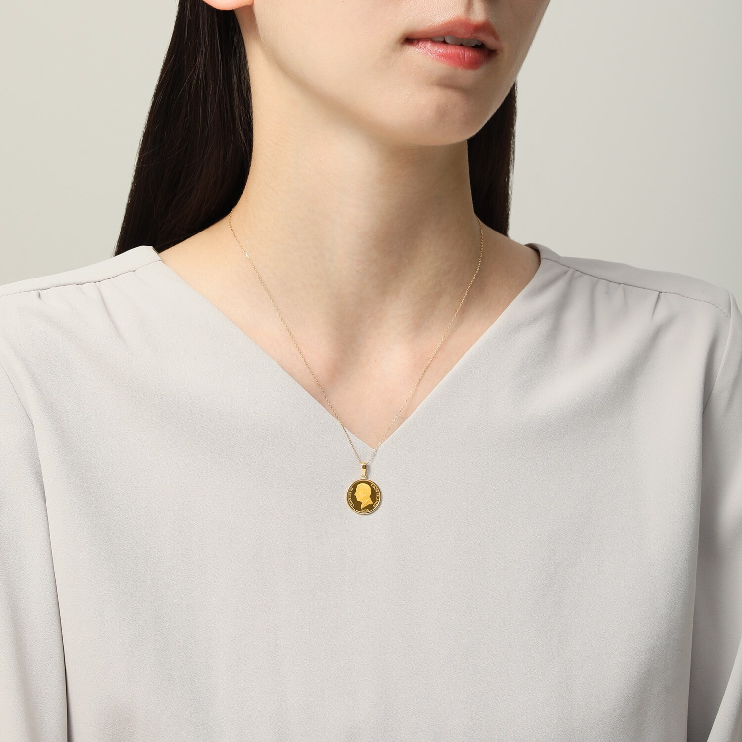 チェルカーレ 純金　ロイヤルミント製造 ２０２５年 不思議の国のアリス コインペンダントトップ ＜１／２０オンス＞