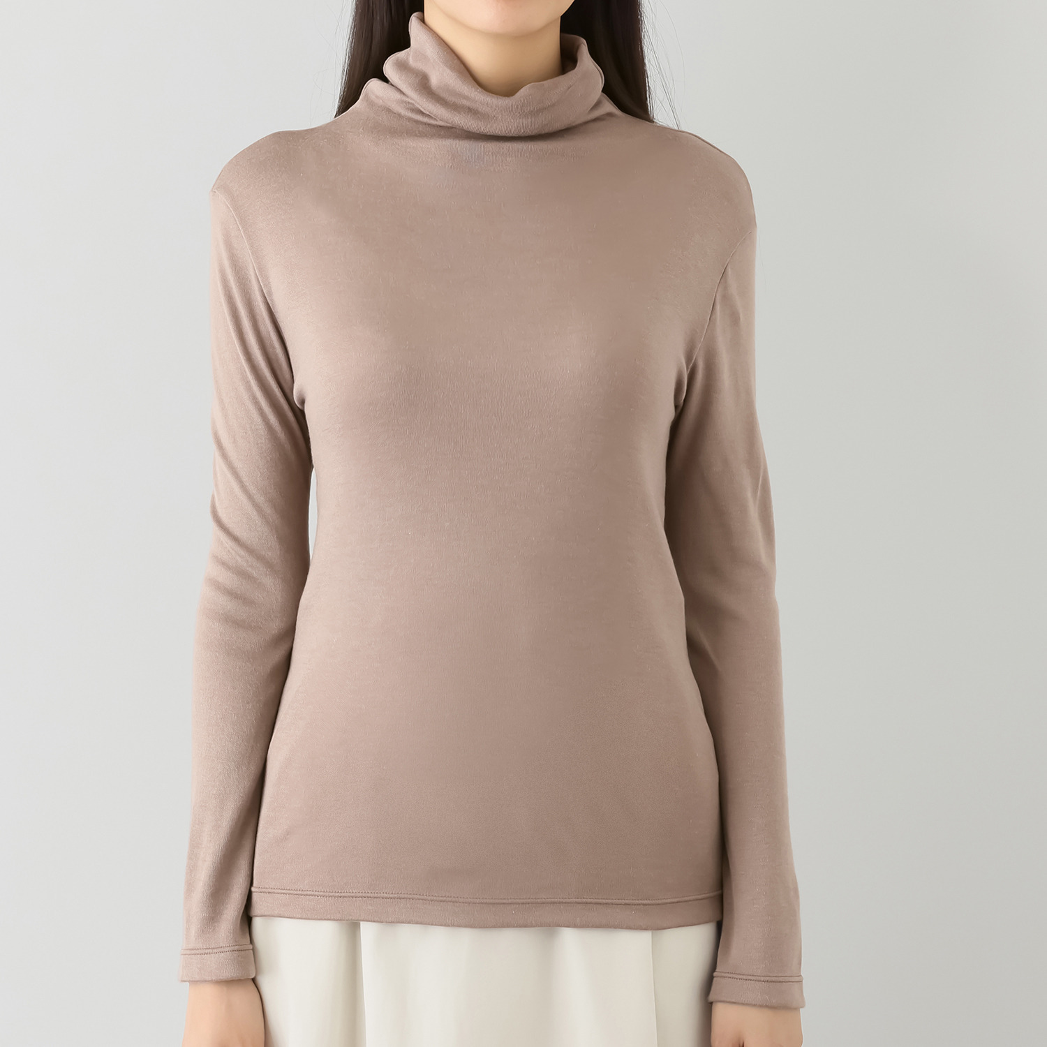 ココンライフ　ドゥ 吸湿発熱＆吸放湿 子猫のタッチ シルク混 ボトルネックプルオーバー