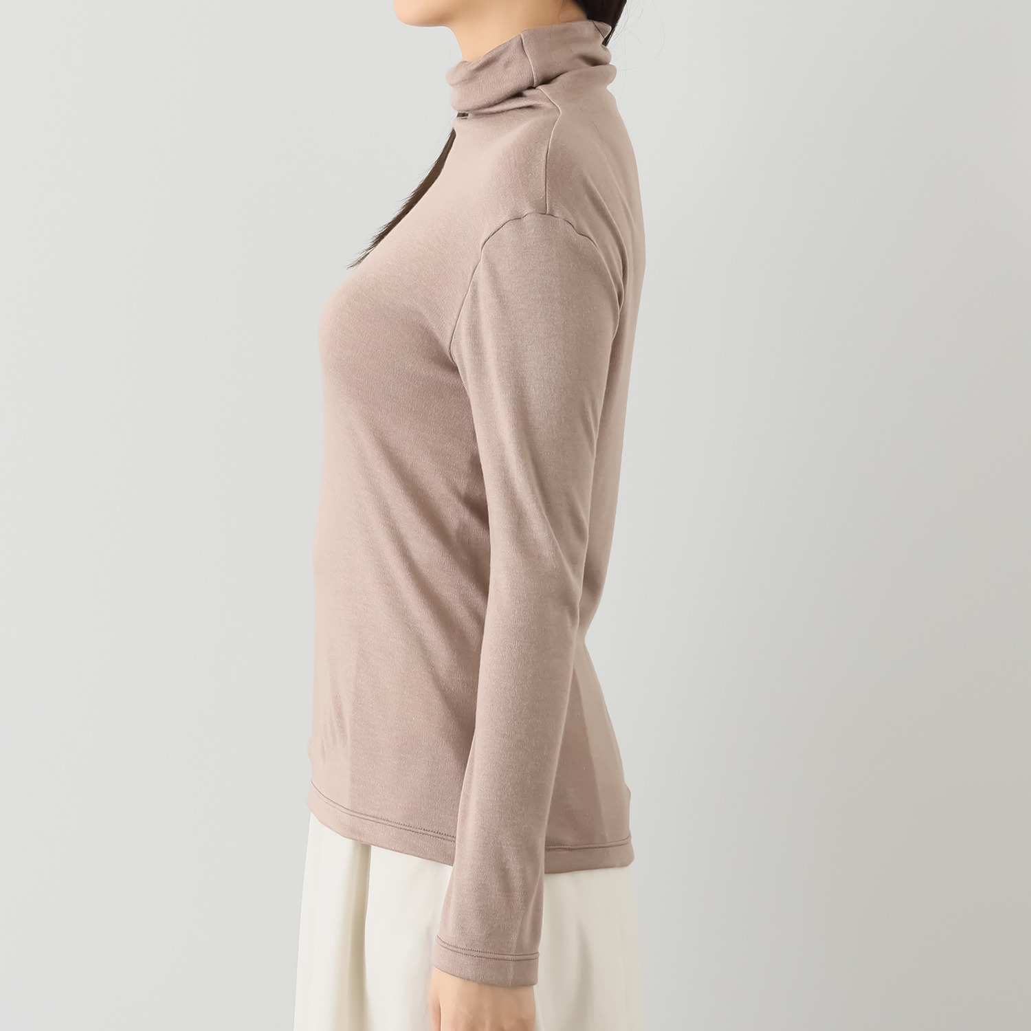 ココンライフ　ドゥ 吸湿発熱＆吸放湿 子猫のタッチ シルク混 ボトルネックプルオーバー