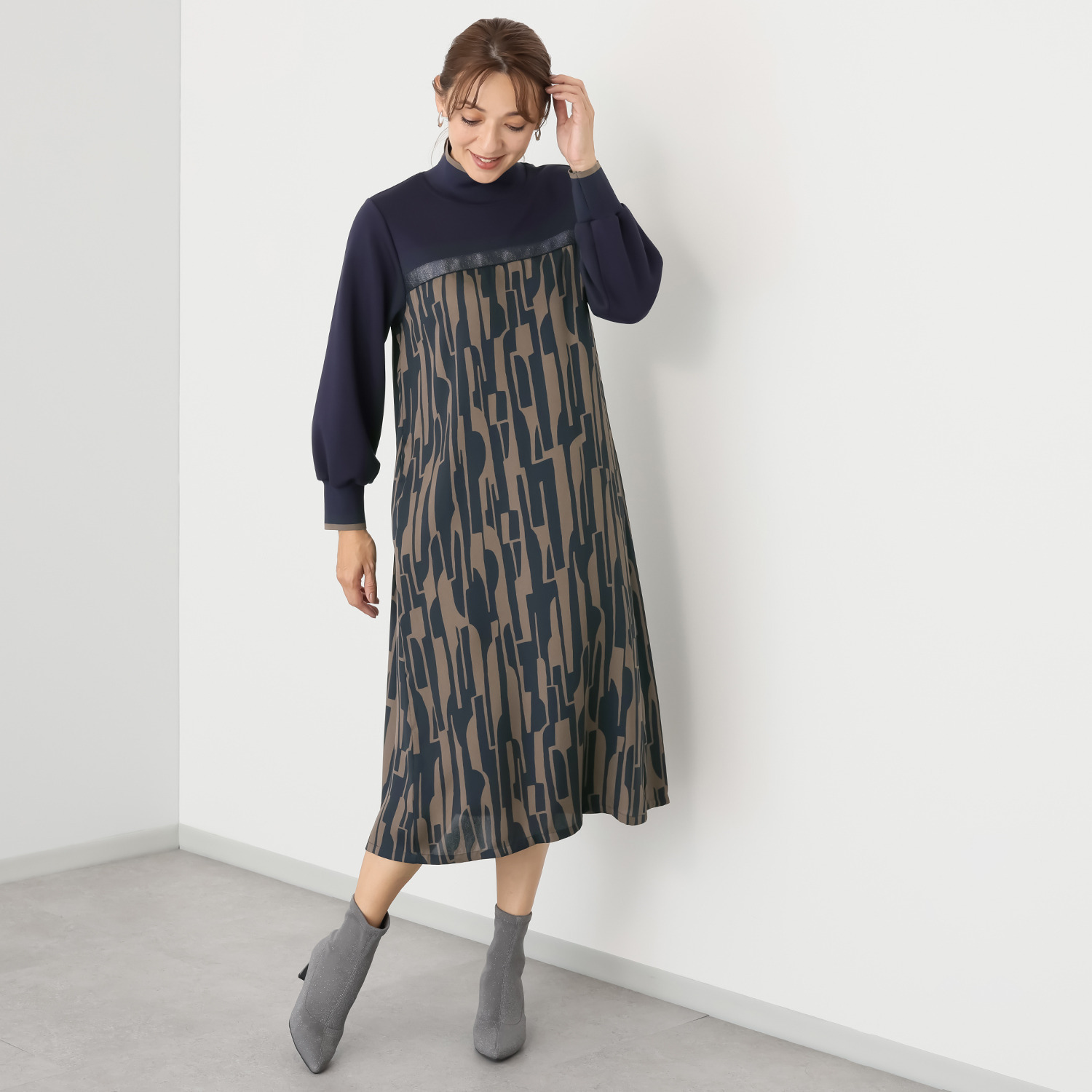 スタイル・ラヴィー サテンジョーゼット 幾何学柄プリント ワンピース