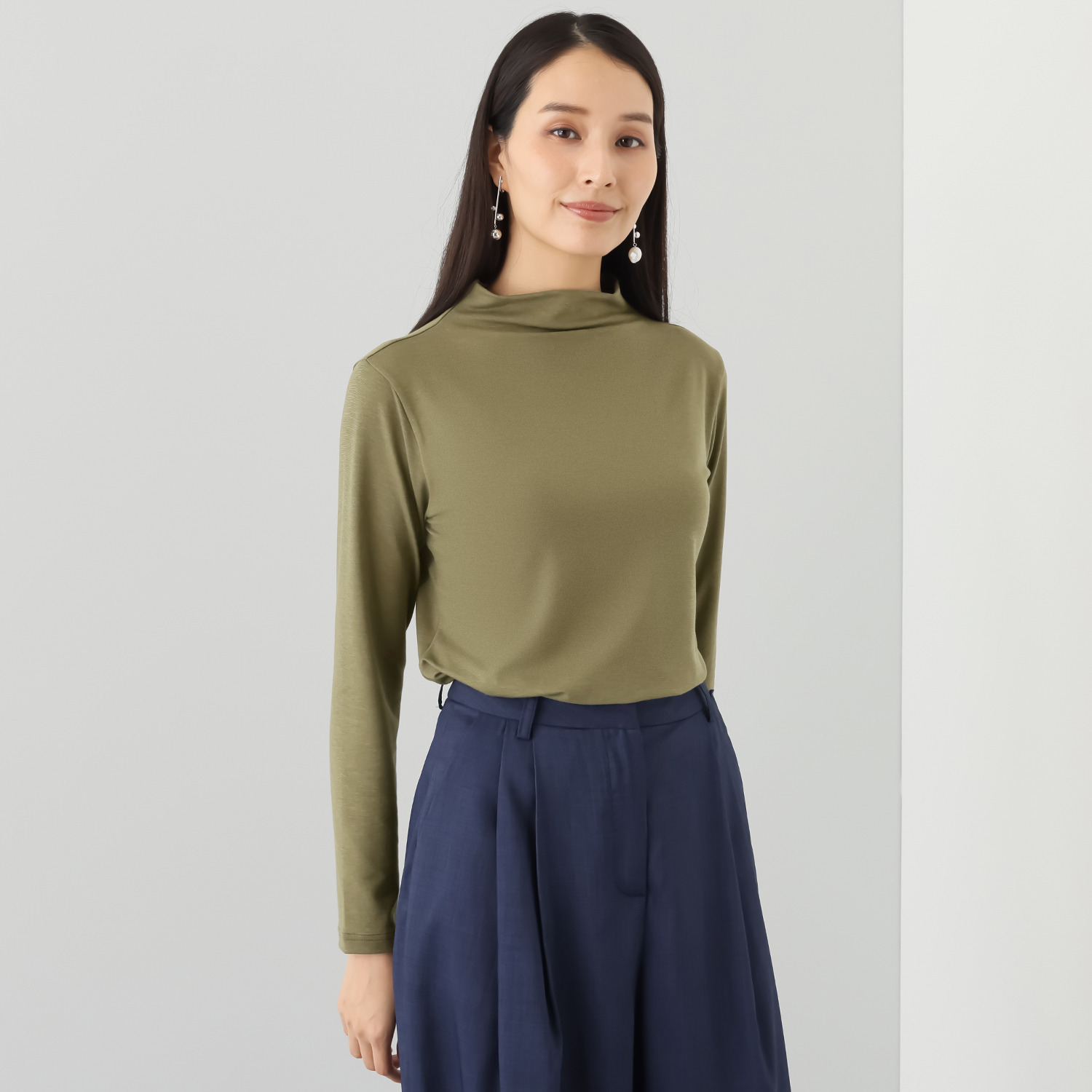 ココンライフ　ドゥ ＵＶカット・吸湿発熱 ルナセル（Ｒ）ベア天竺 ボトルネックプルオーバー