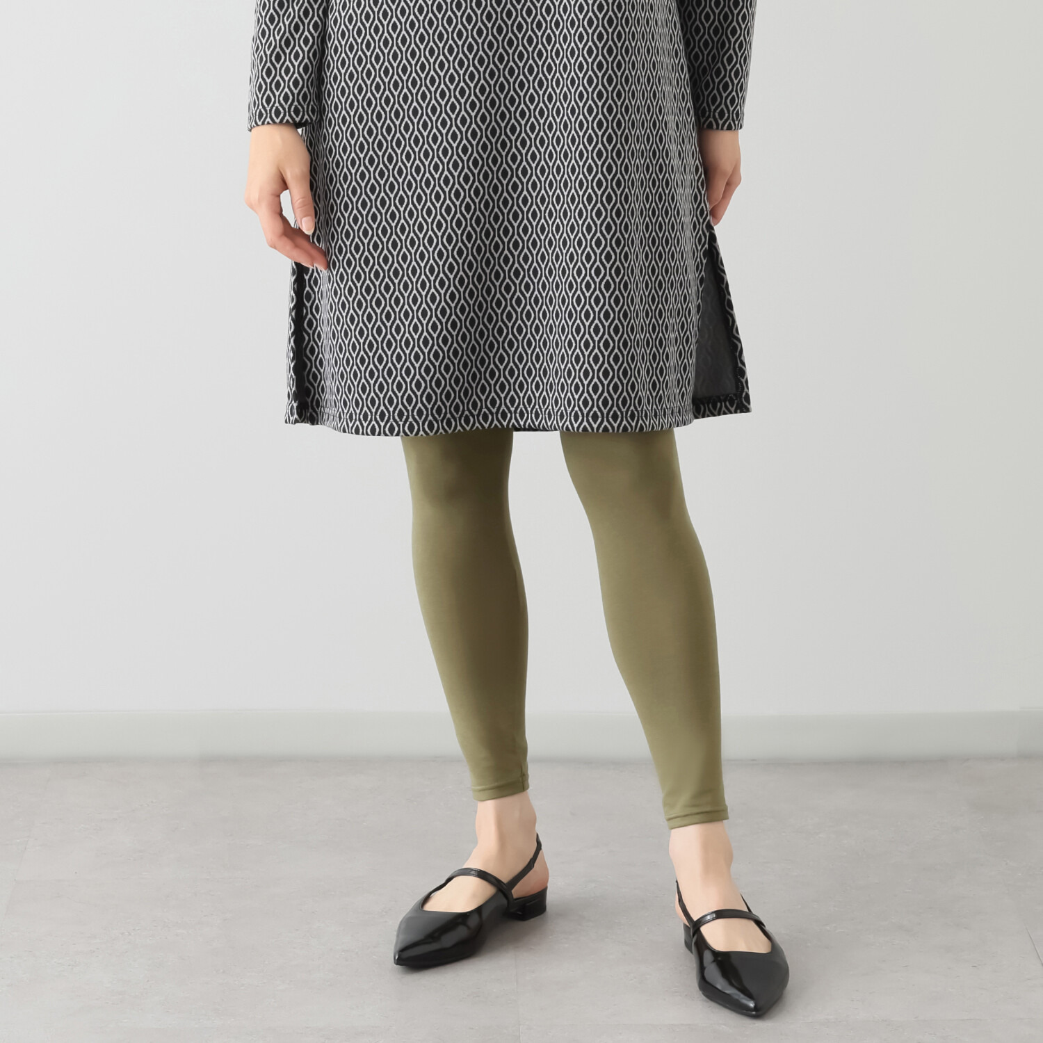 ココンライフ　ドゥ ＵＶカット・吸湿発熱 ルナセル（Ｒ）ベア天竺 レギンス