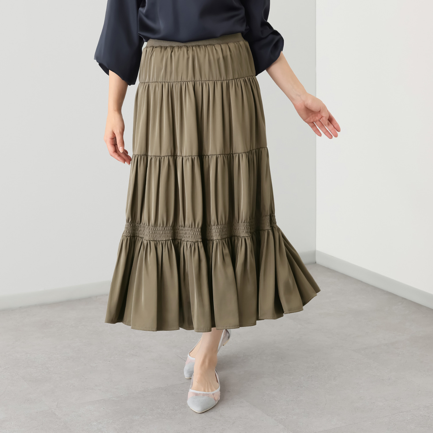 スタイル・ラヴィー シャイニーサテン シャーリングスカート