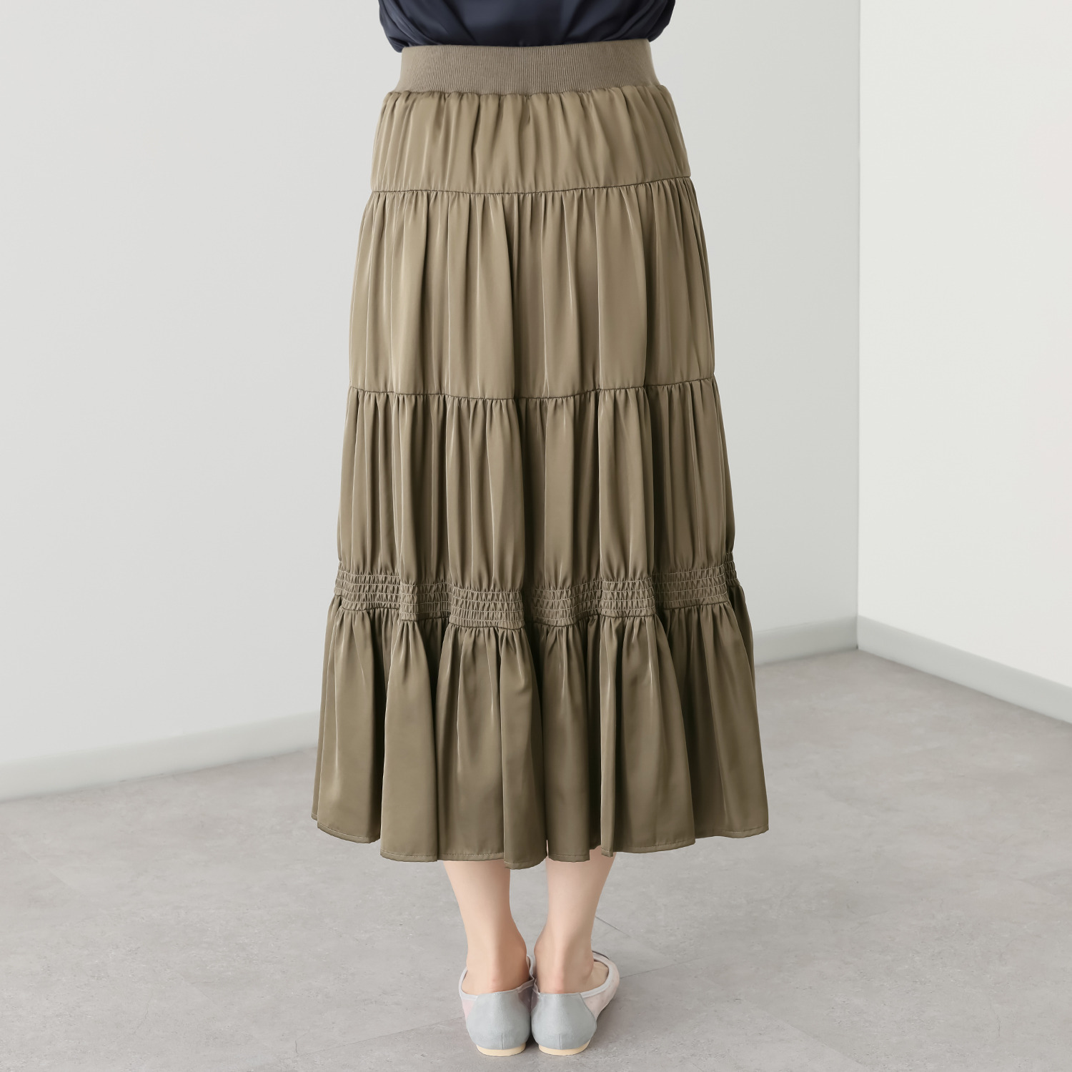 スタイル・ラヴィー シャイニーサテン シャーリングスカート