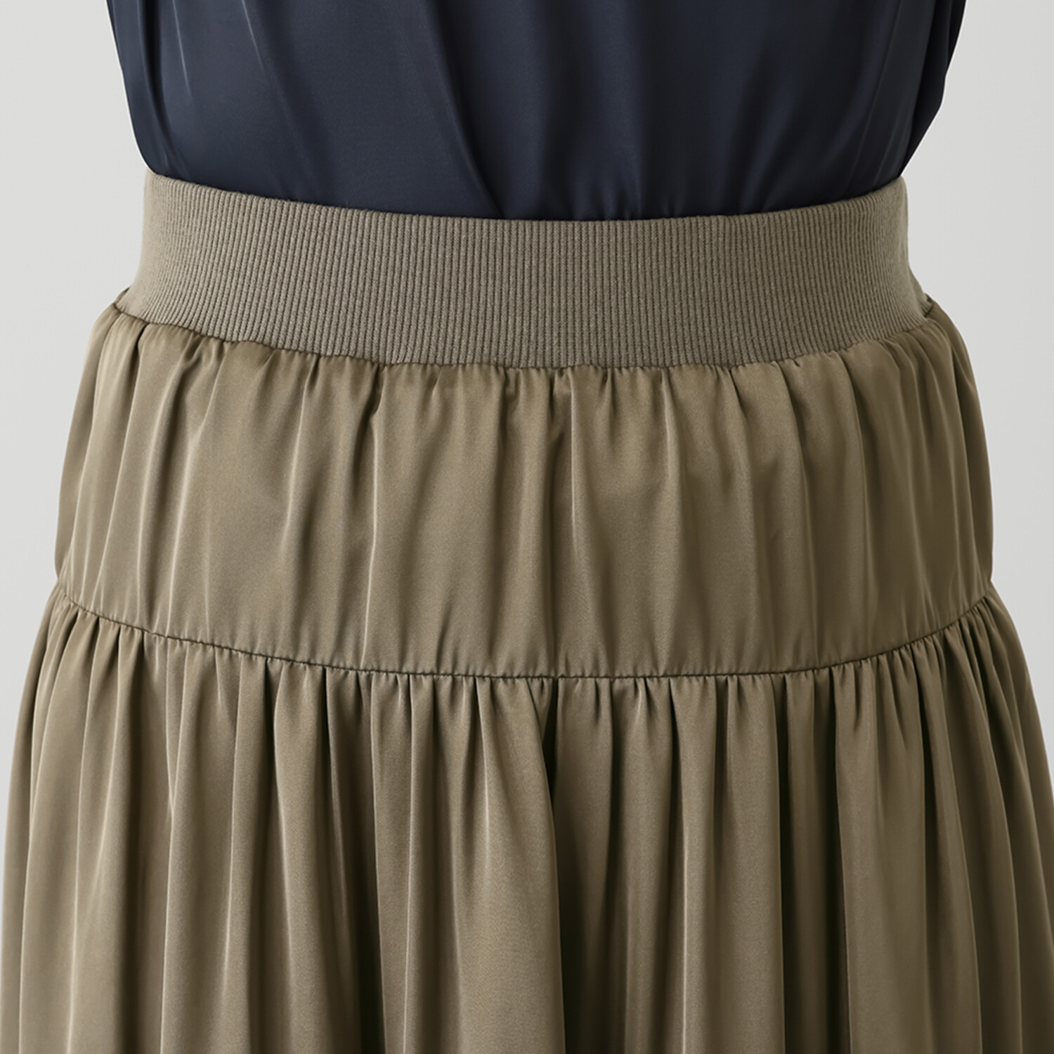 スタイル・ラヴィー シャイニーサテン シャーリングスカート