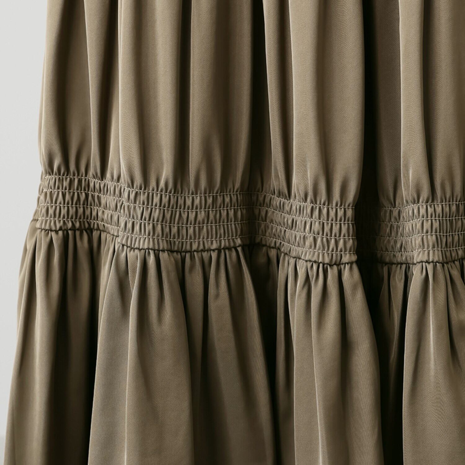 スタイル・ラヴィー シャイニーサテン シャーリングスカート