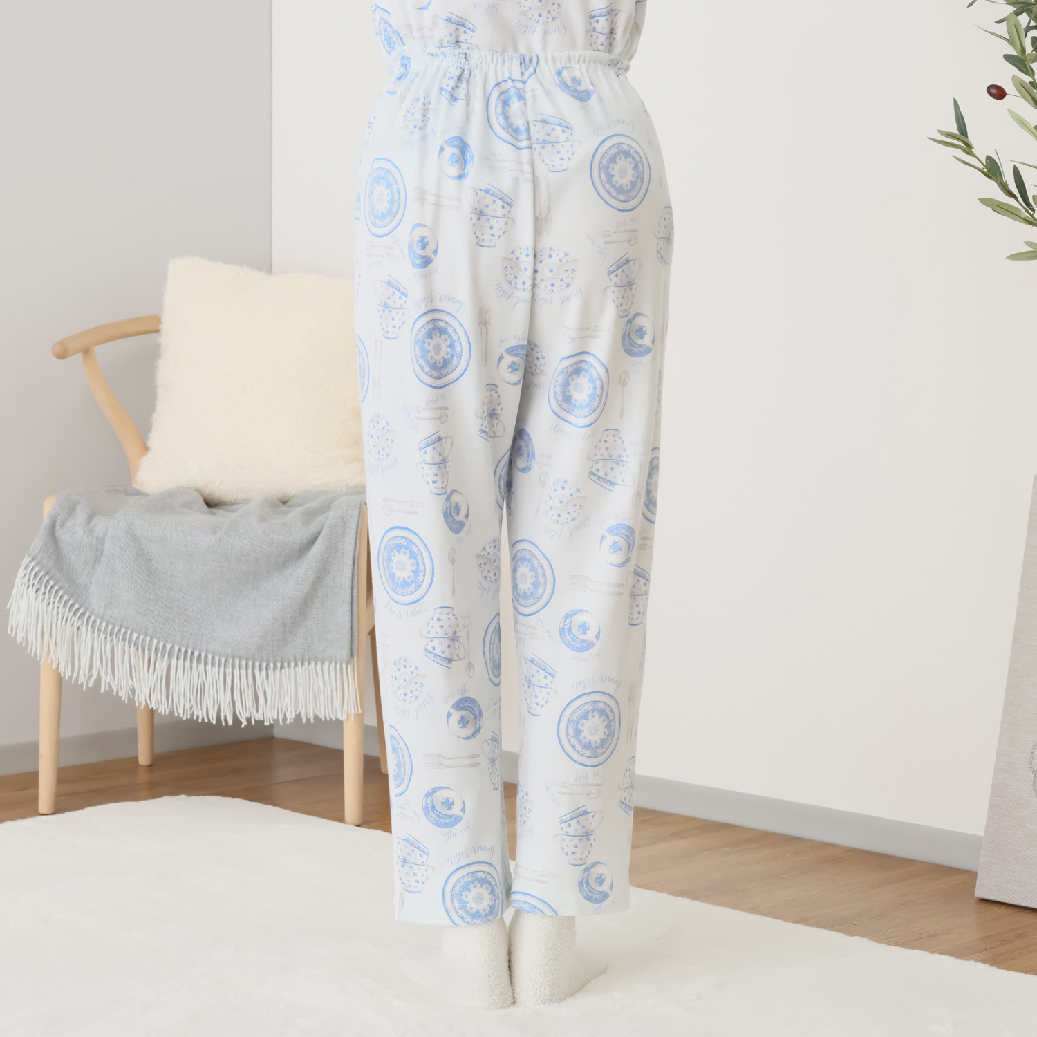 ナルエー 綿１００％スムース カトラリー柄 フリルナイトウェア 上下セット