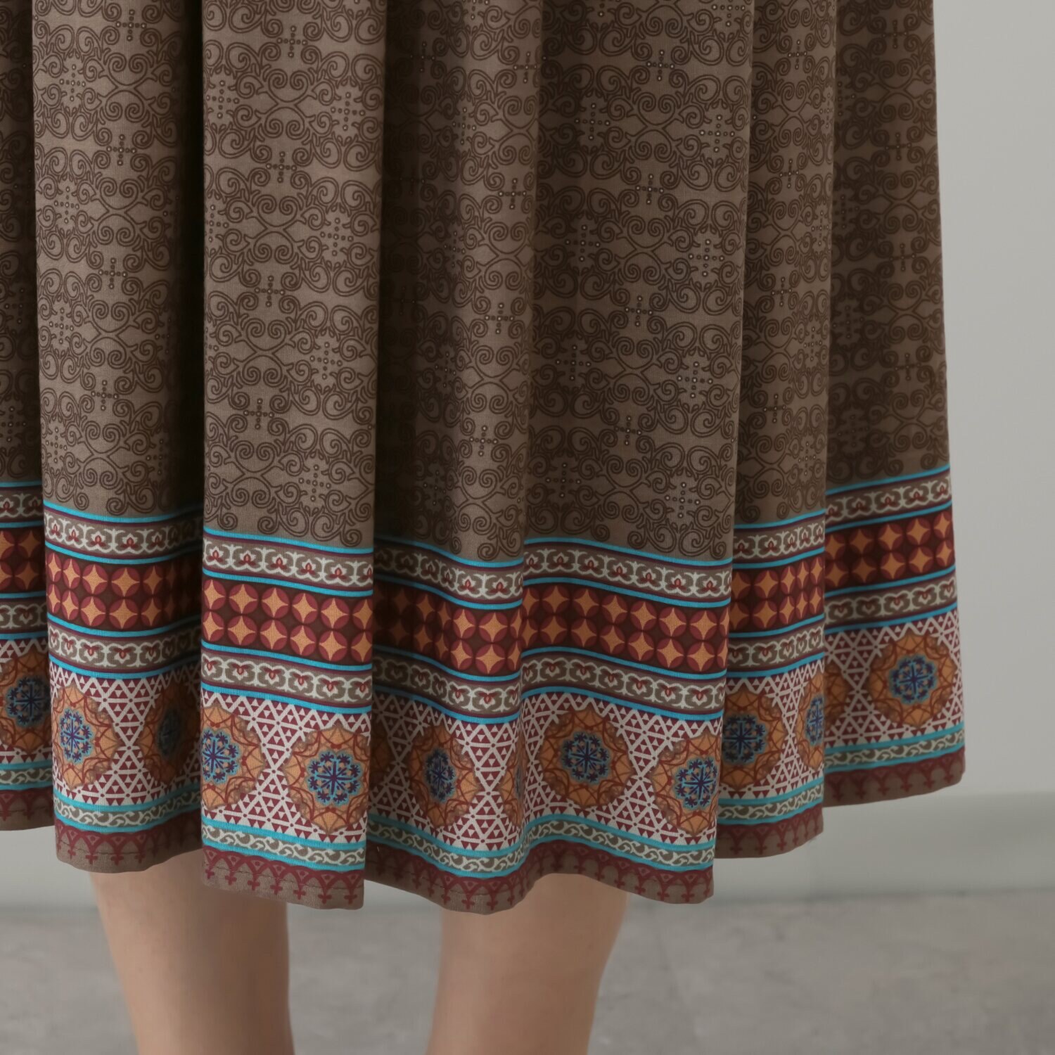 アリュメット パネルプリント フレアスカート