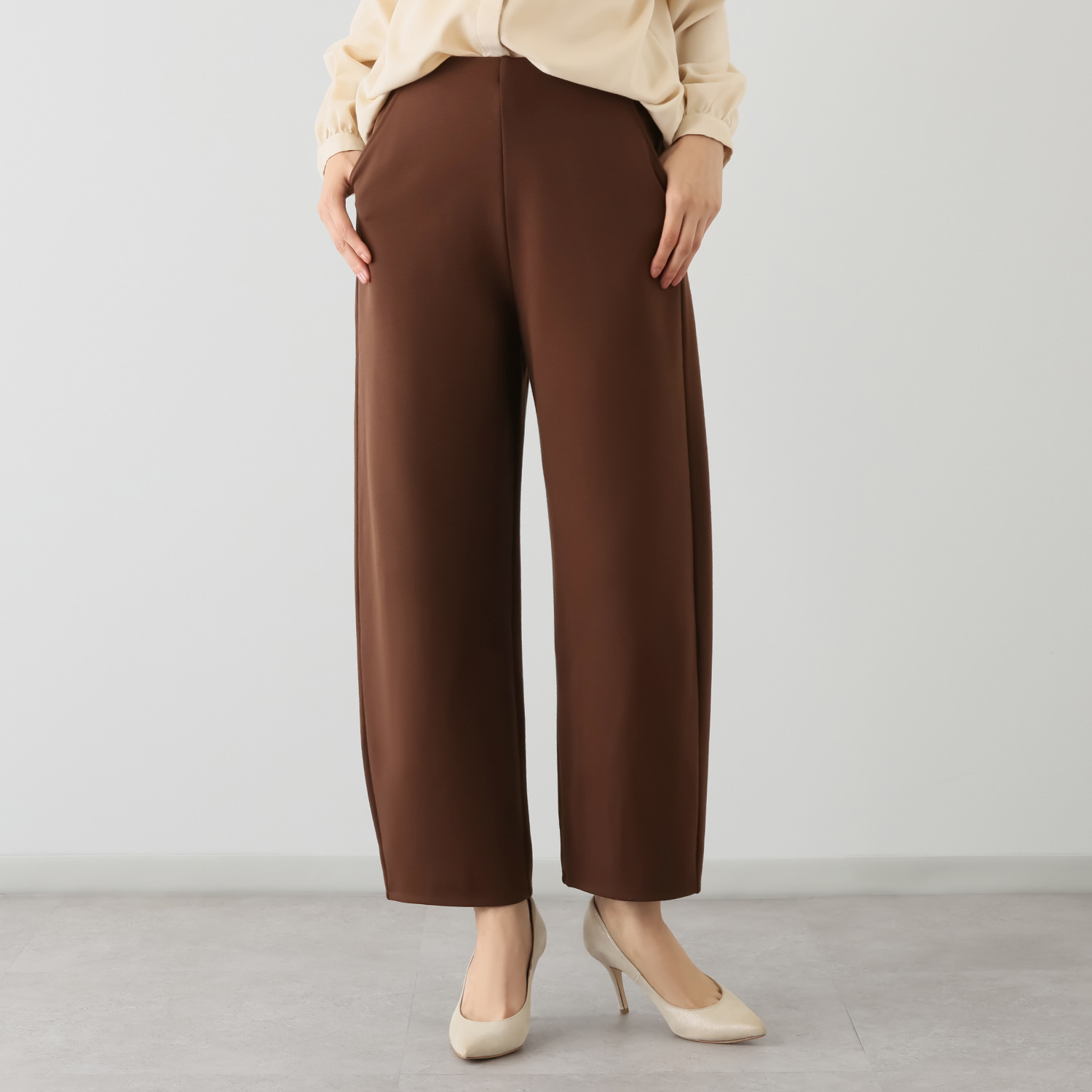 ＴＡＫＵＭＩＢＡ 吸湿発熱 クロスウォーム きれいめバレルパンツ