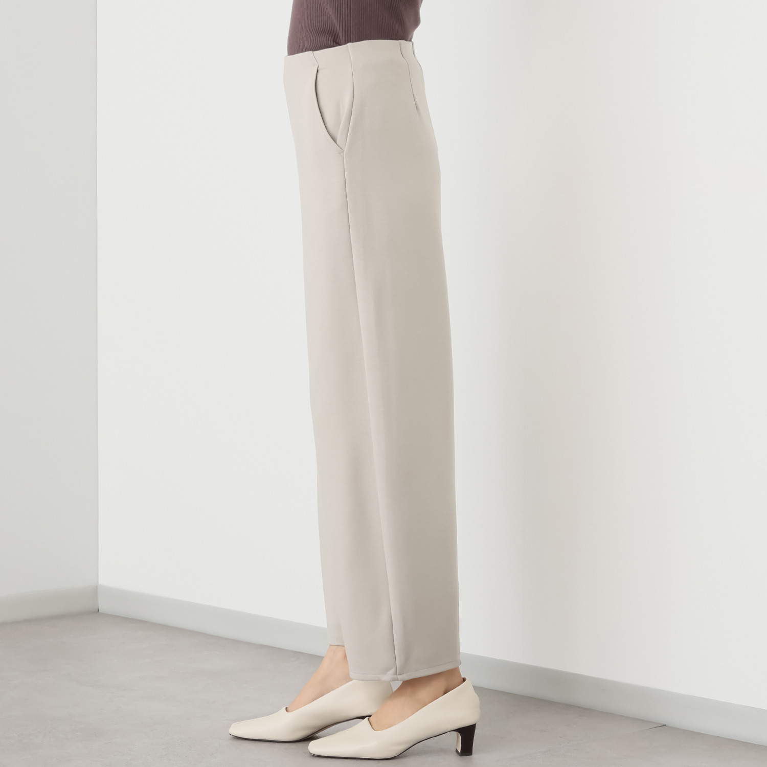 ＴＡＫＵＭＩＢＡ 吸湿発熱 クロスウォーム きれいめバレルパンツ