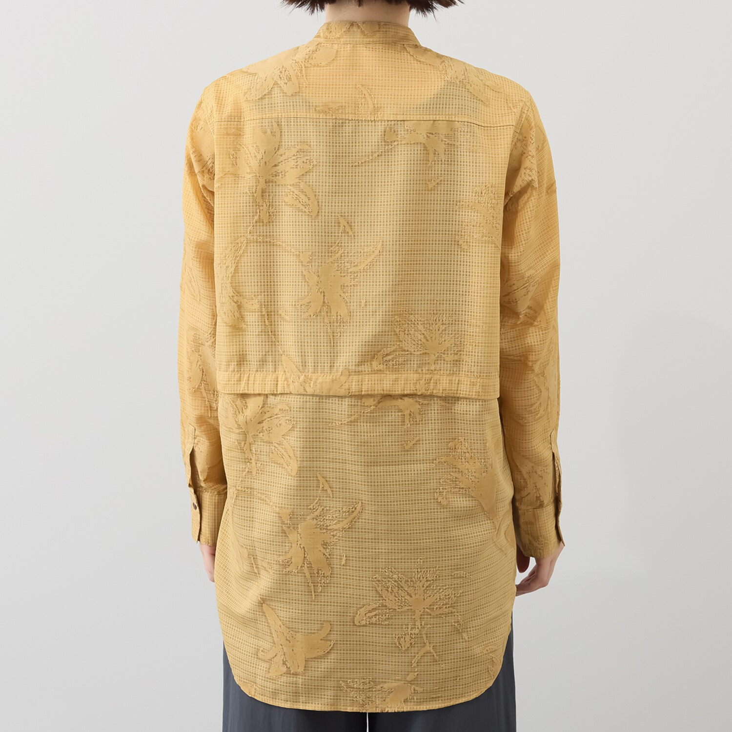 ウノ・ウノ・ドゥーエ 着丈アレンジで着回し抜群 フロッキープリント 大人のシアーシャツ