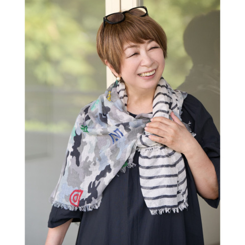 ウノ・ウノ・ドゥーエ　使い方いろいろ！　カモフラージュ×　ボーダー　大判ふんわりストール