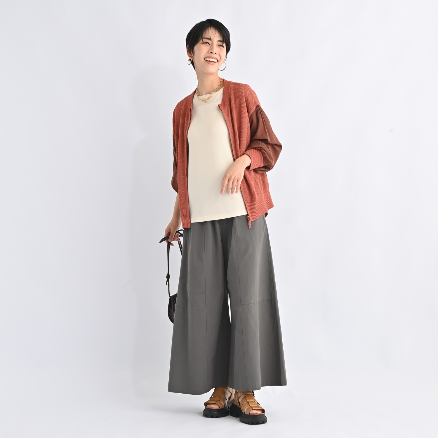 ゼラールスポーツ 襟あきがきれい！ もっちりのびのび素材 チュールコンビ ラウンドネック プルオーバー