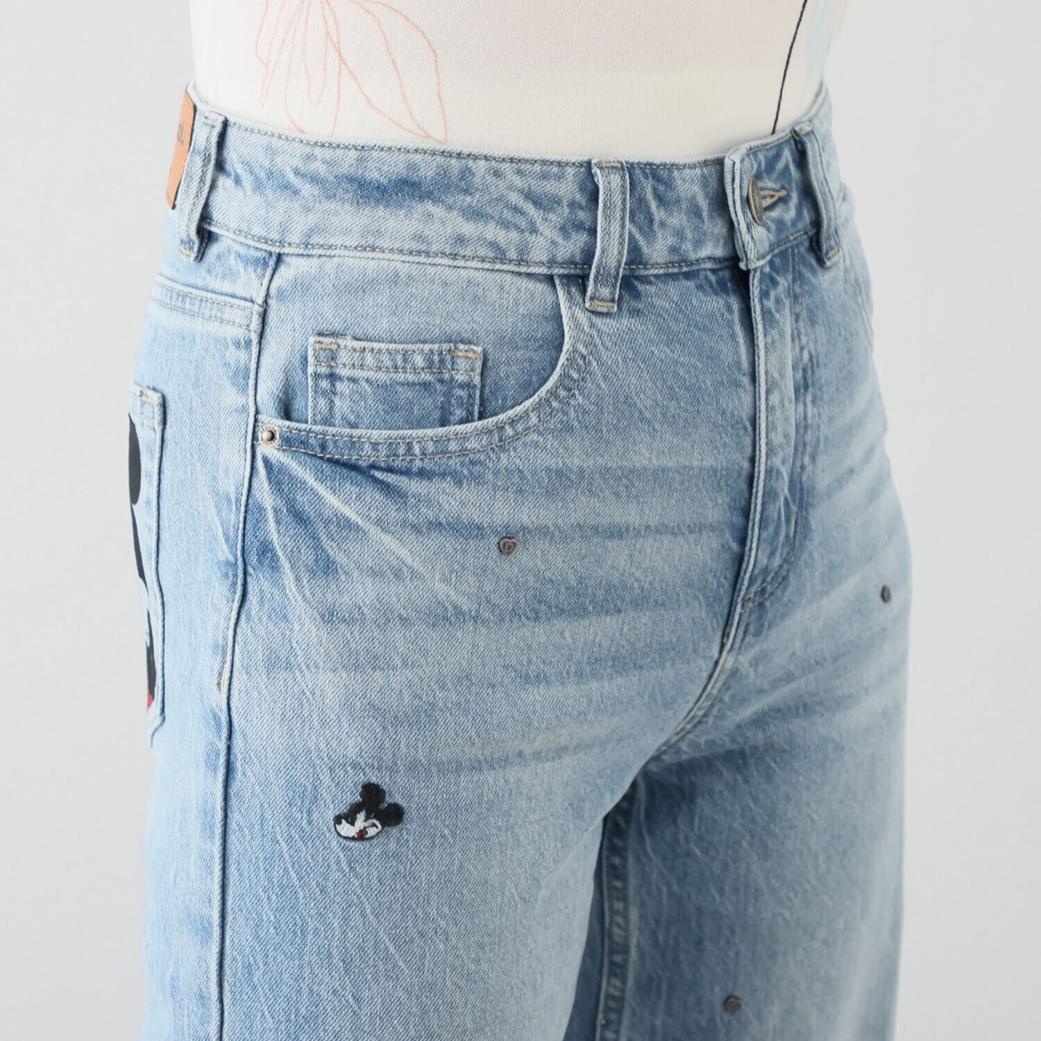 デシグアル ミッキーマウス刺しゅう デニムパンツ