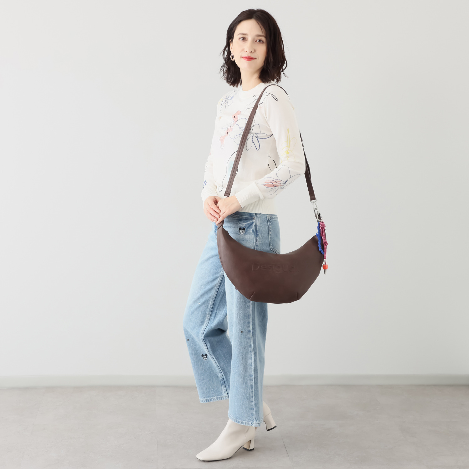 デシグアル 三日月型 ロゴ入りバッグ