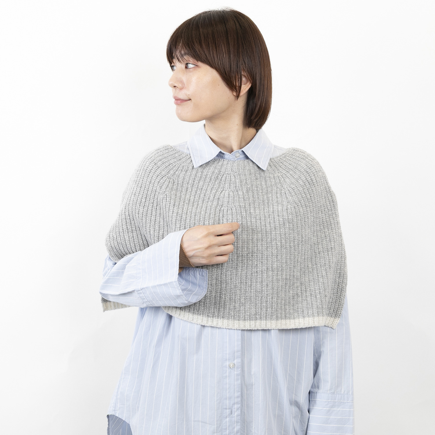 ベル・モード 日本製 タスマニア ラムウール１００％ ポンチョ