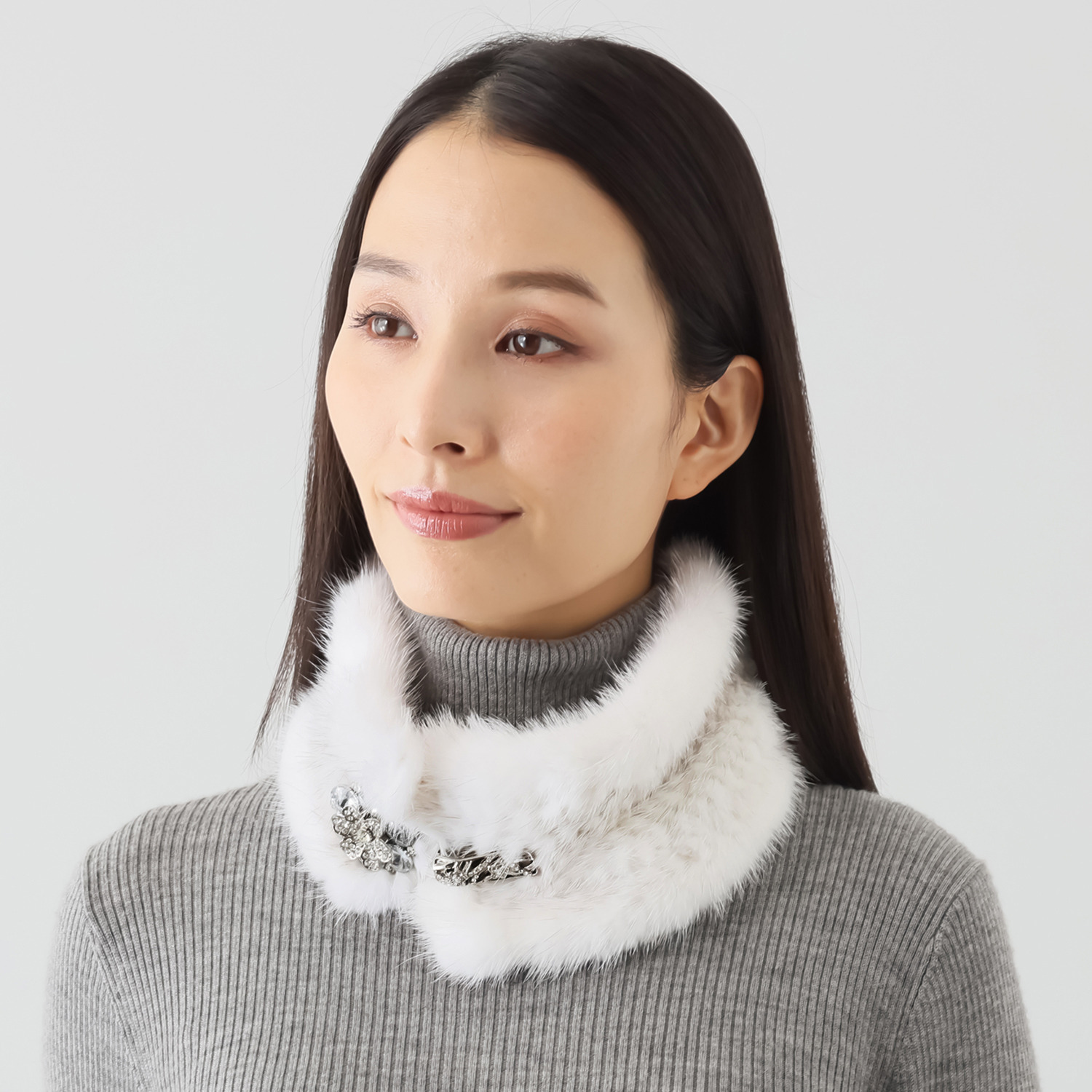 ティエドゥール きらきらビジュウ アクセント ミンクヤーンマフラー