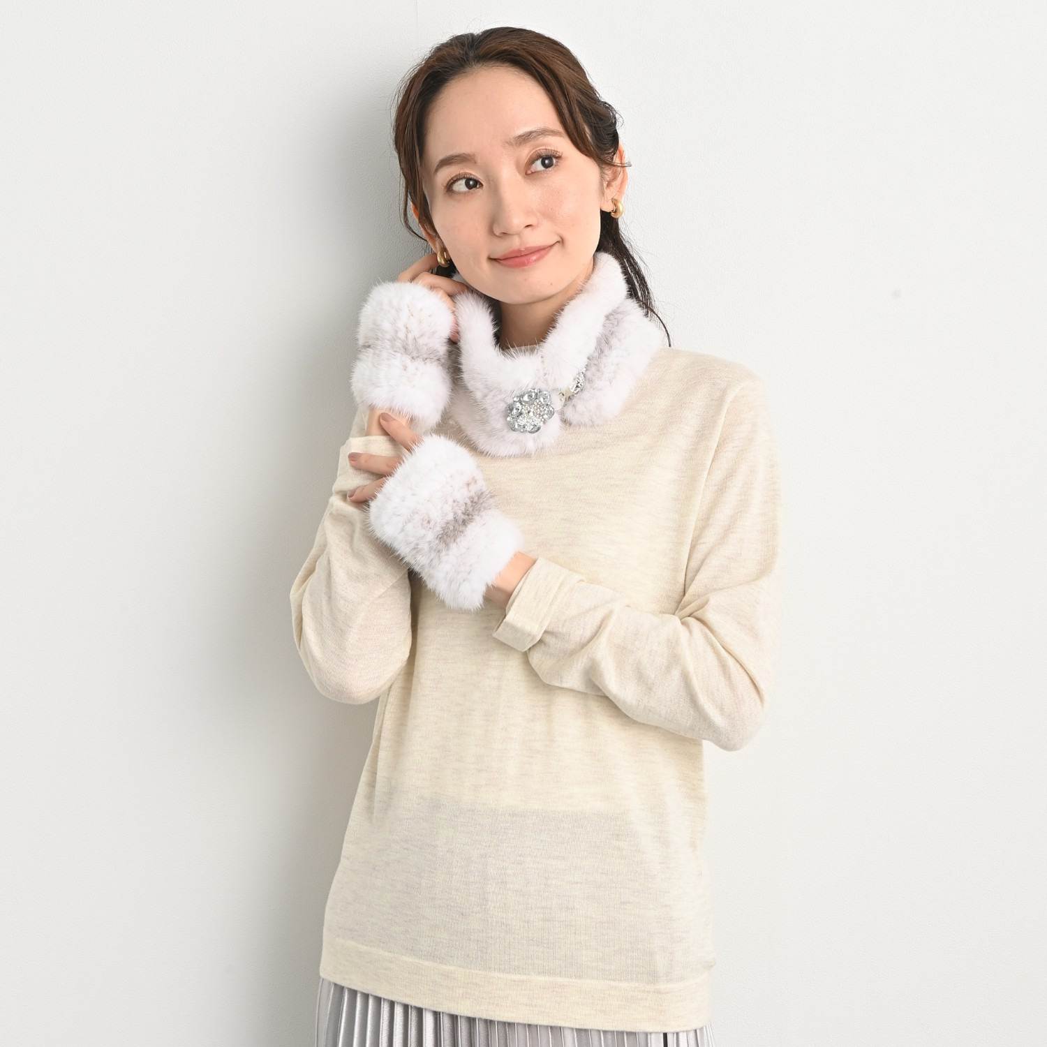 ティエドゥール きらきらビジュウ アクセント ミンクヤーンマフラー