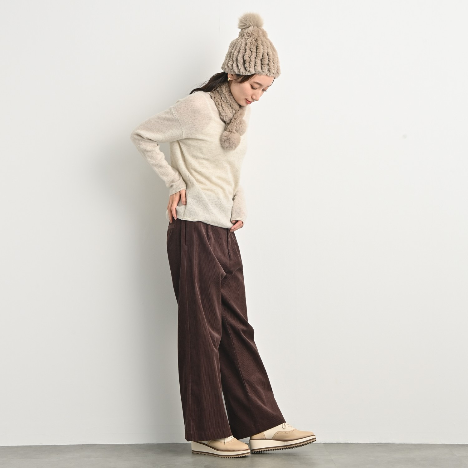 ティエドゥール レッキスラビットヤーン フォックスポンポン アクセント 帽子